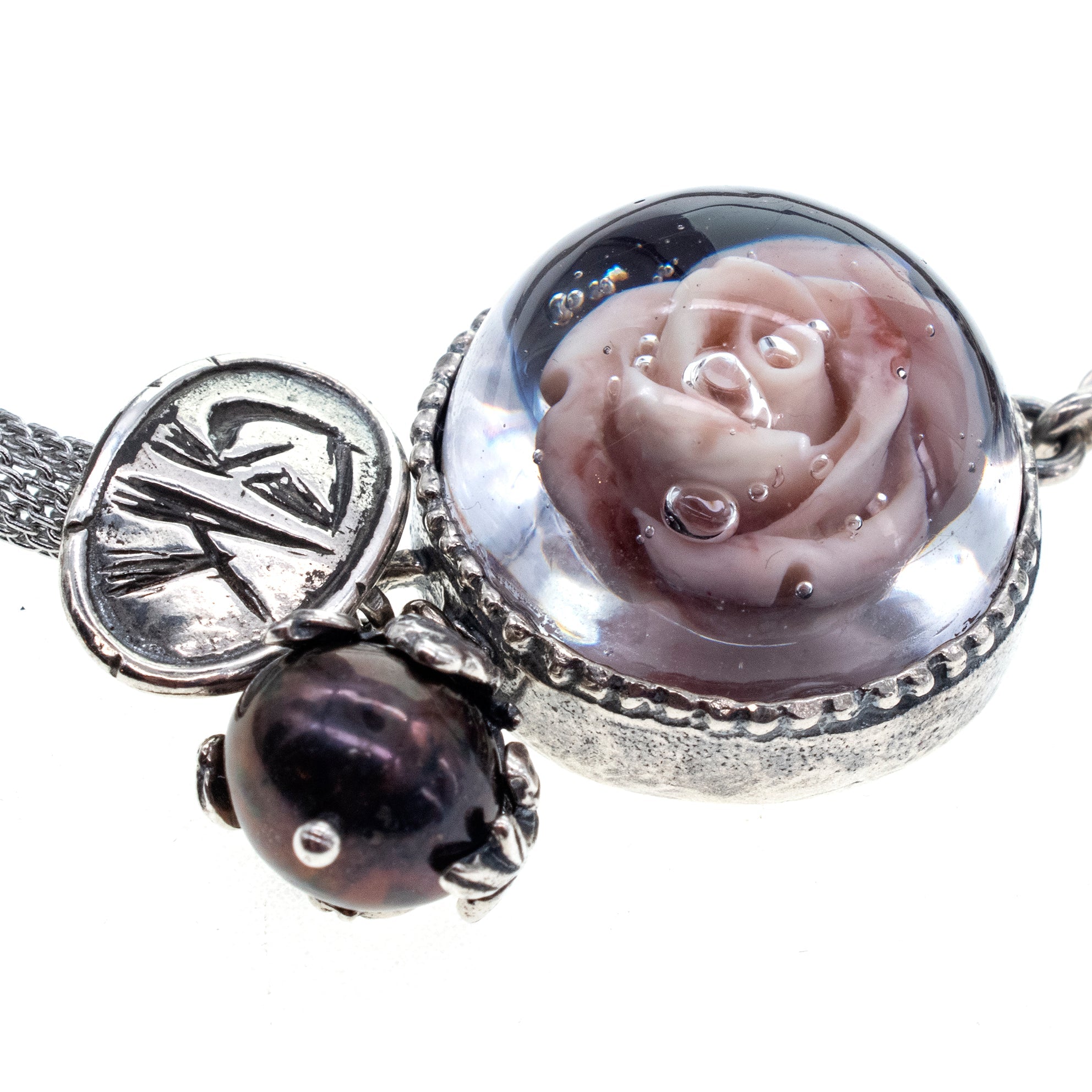 B 26a04 Rose in Resin Mesh Bracelet