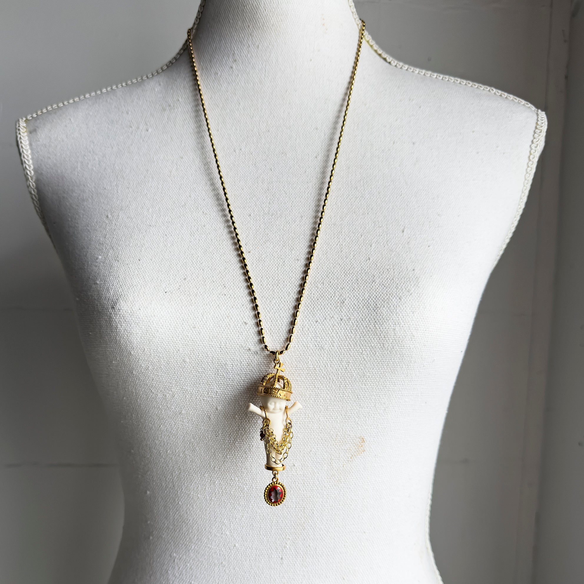 BG07A Happy Baby "Gem baby" White and gold Necklace