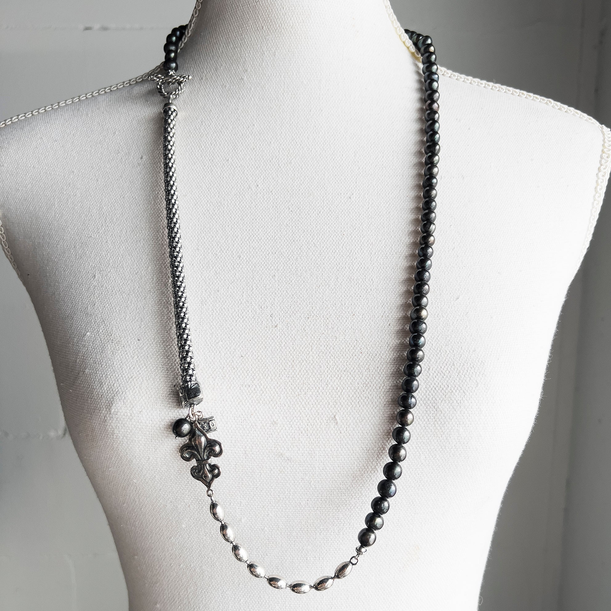 CH 233B Fleur de Lis Black Pearl Necklace