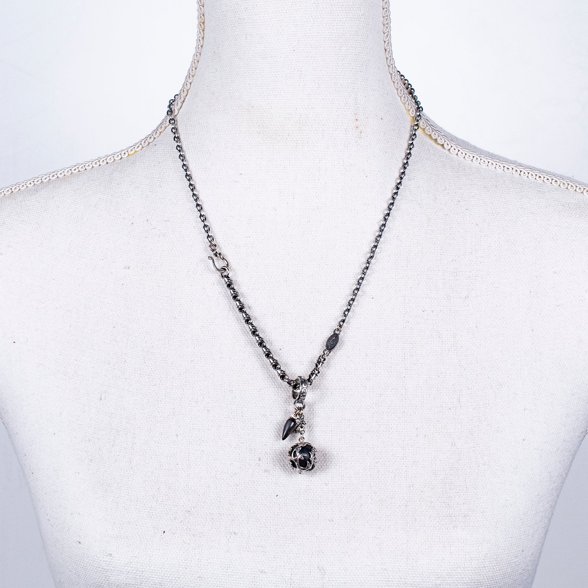 P 26a05 Black Matte Onyx Orb Pendant