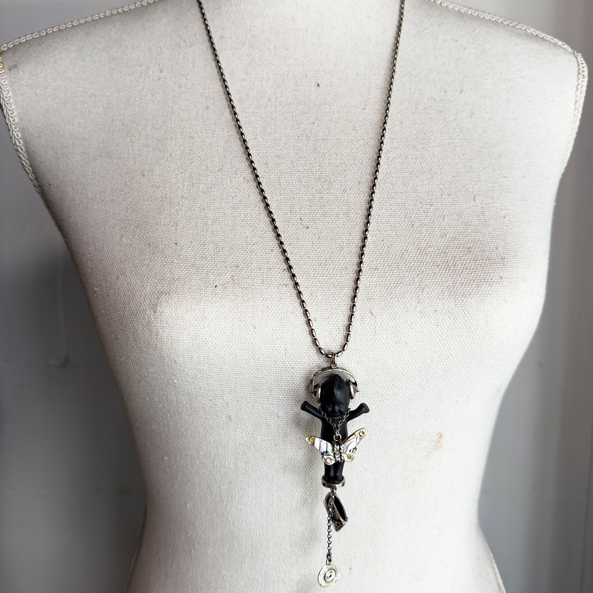 BS09B Happy Baby "DJ party baby" Black and silver Necklace