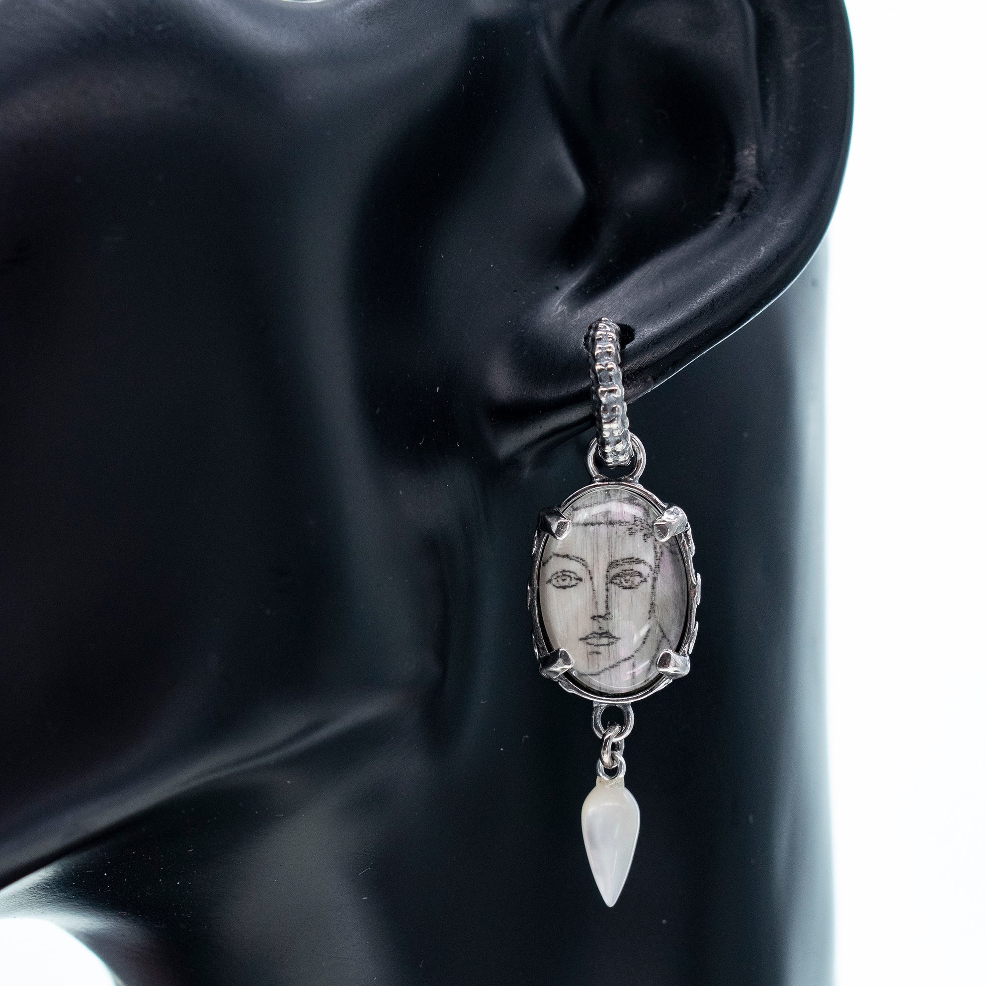 E 24d10 Picasso drop earrings