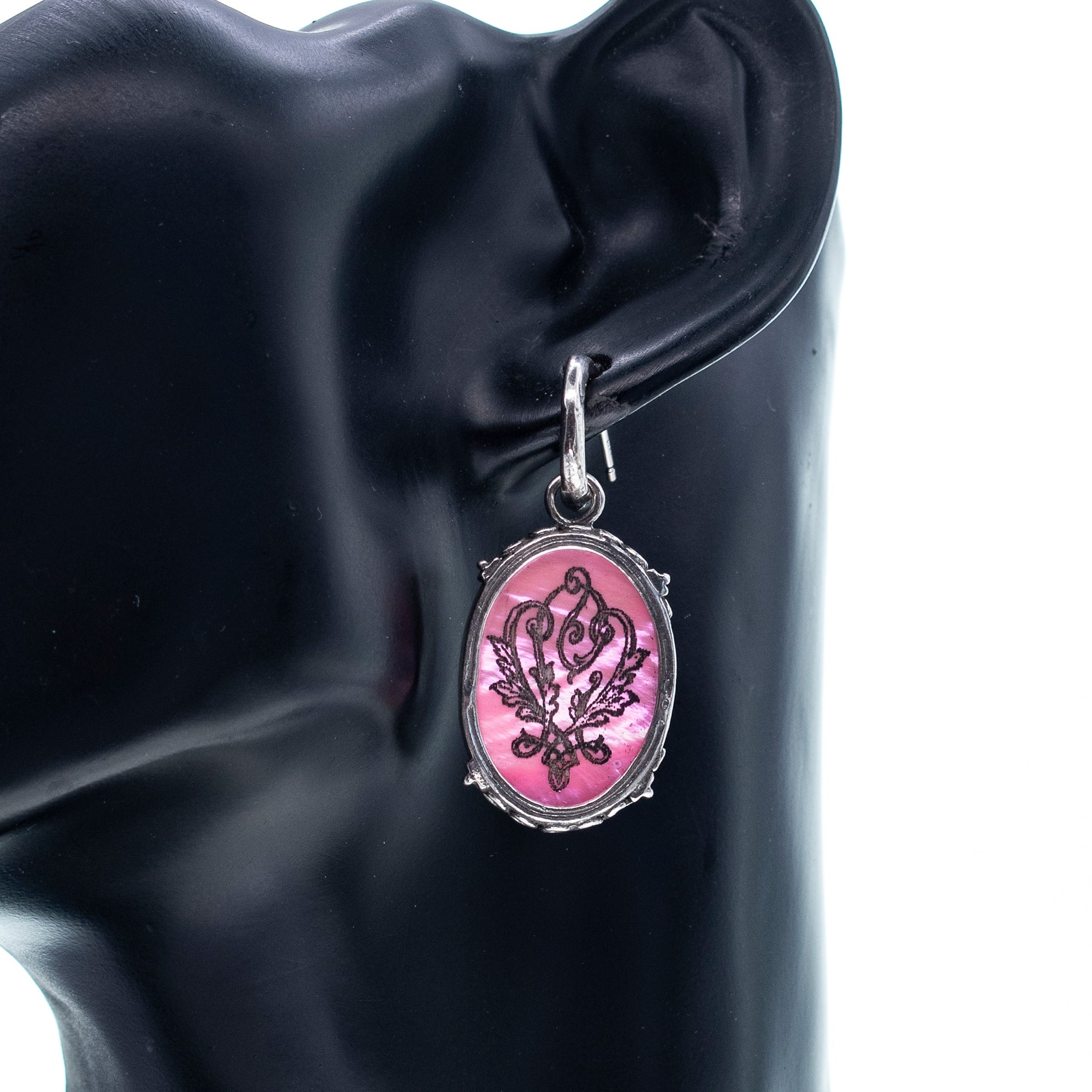 E 25e06B Pink Mother of Pearl Drop Earrings