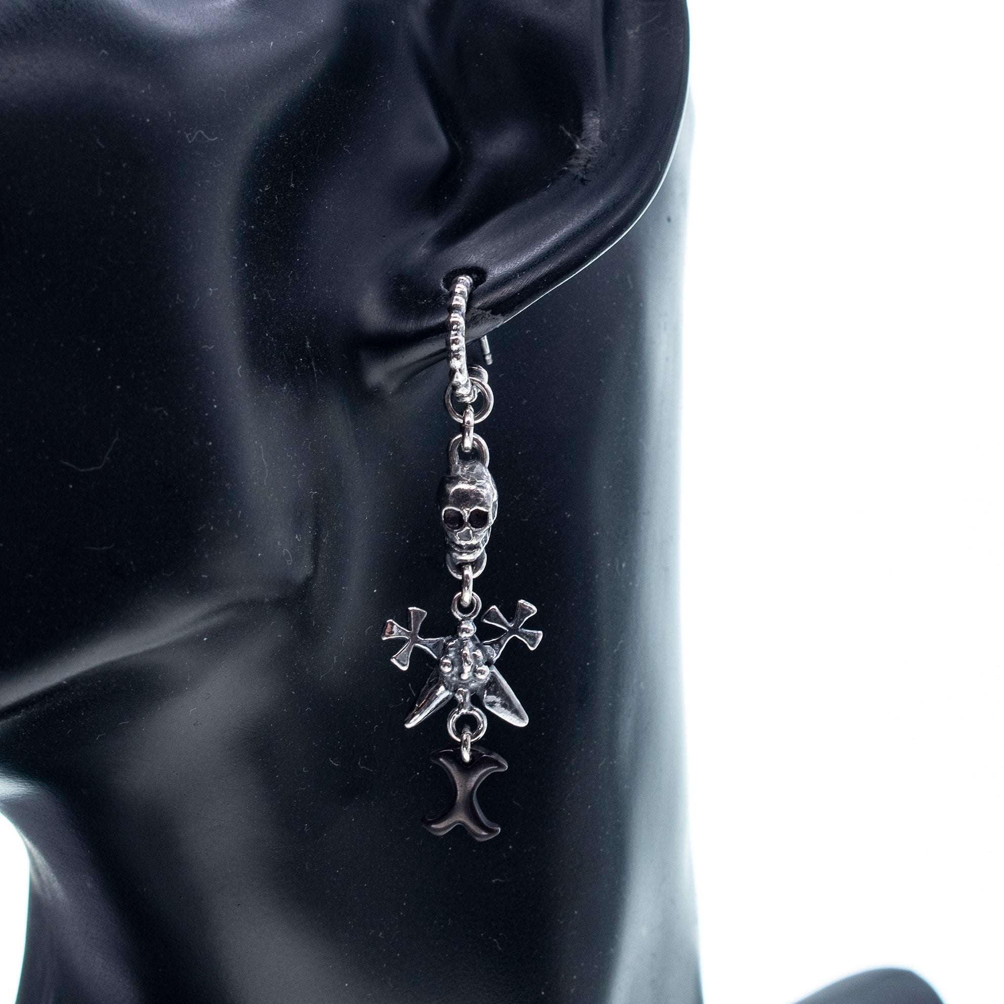 E 25f03 Skull & Cross Earrings