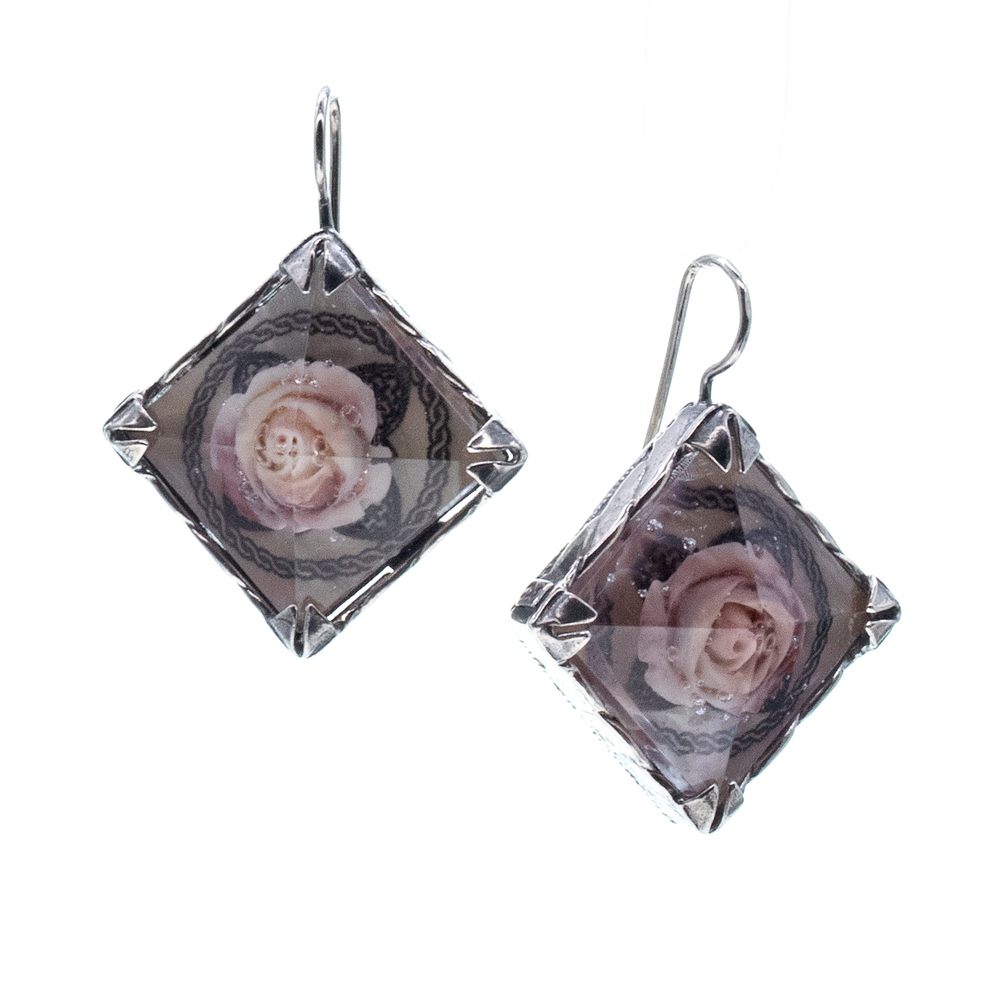 E 26a02 Rose in Pyramid Resin Earrings