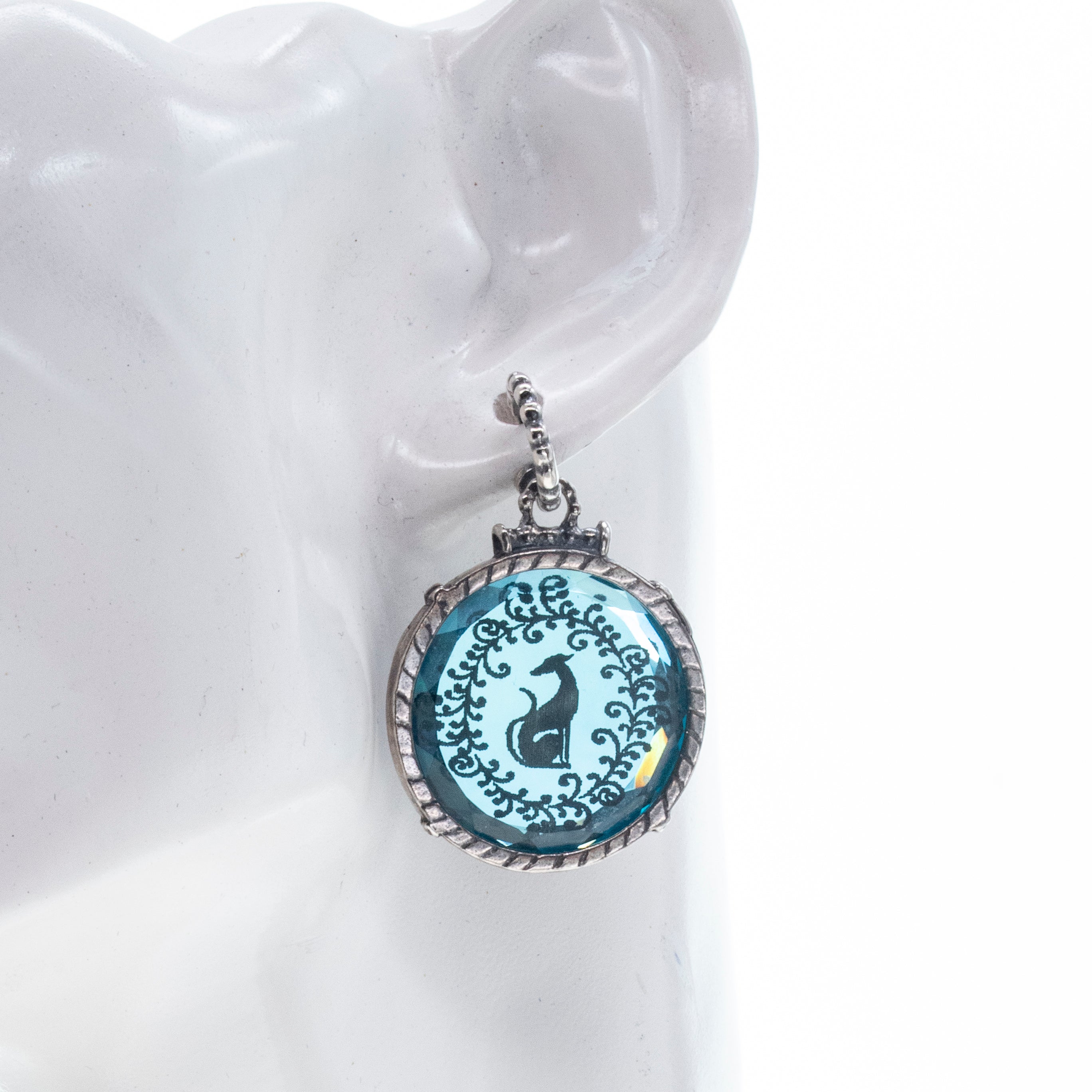 E 26a09 Greyhound Intaglio Blue Glass Crystal Earrings