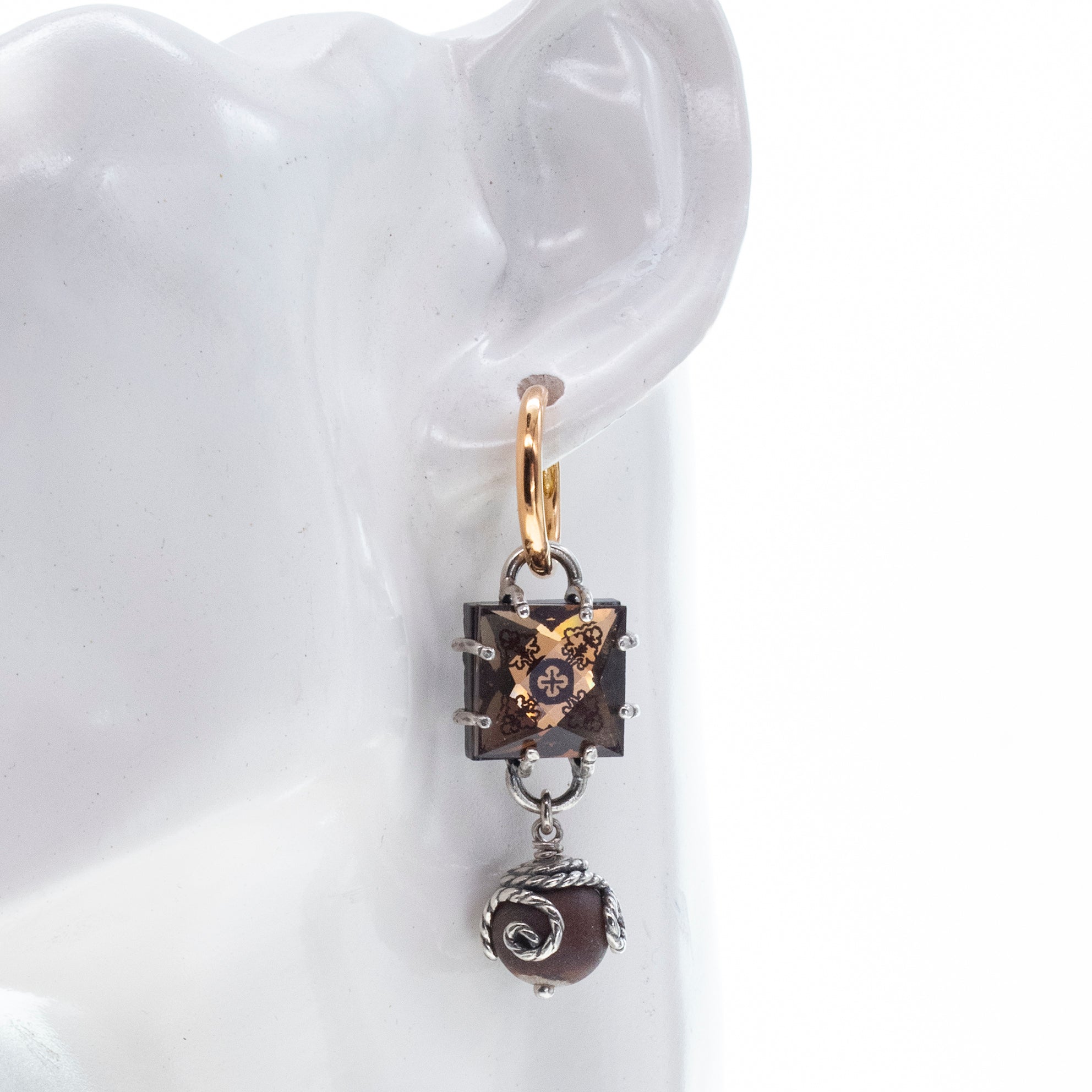 E 26a11 Intaglio Brown Crystal & Mashan Jade Hoop Earrings