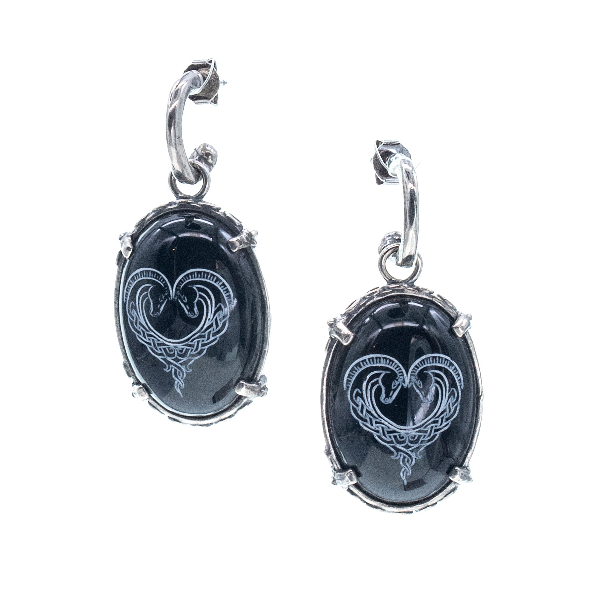 E 26a13 Heart Intaglio Black Onyx Hoop Earrings