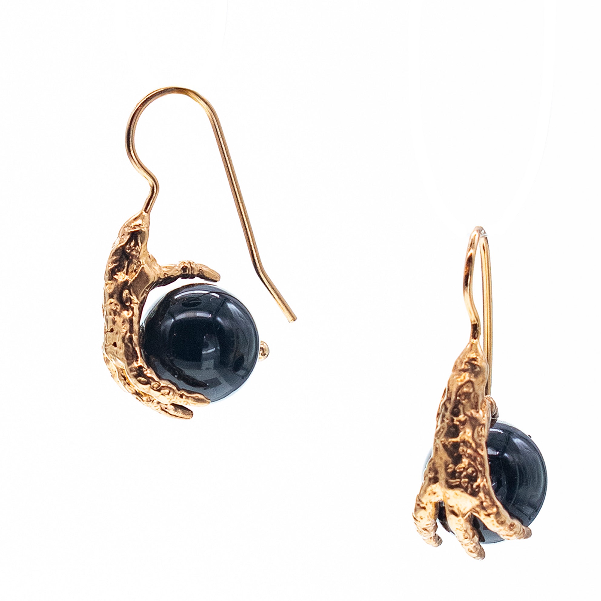 E 26g02 Black onyx Claw Earrings