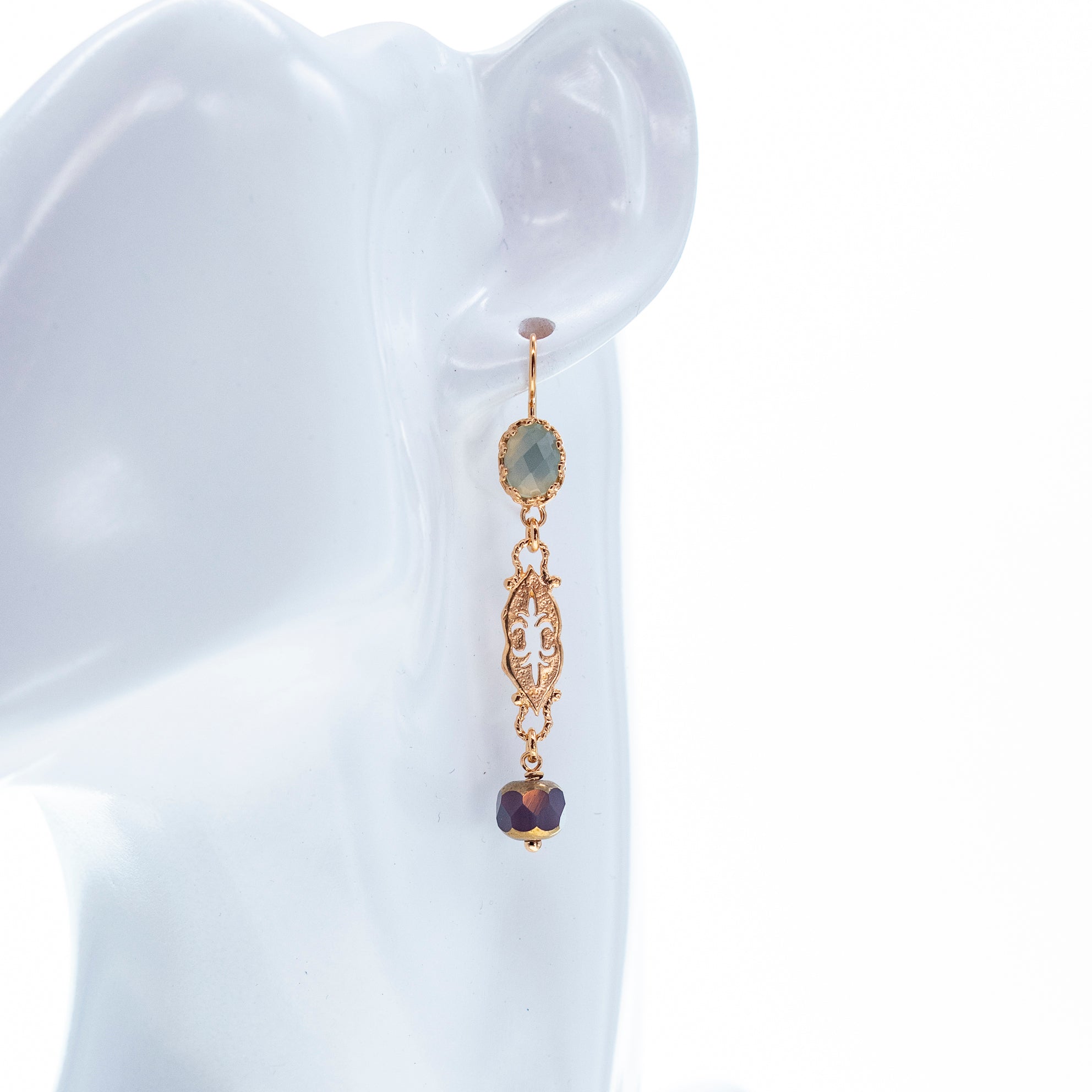 E 26g07 Aqua Onyx & Vintage Filigree Earrings