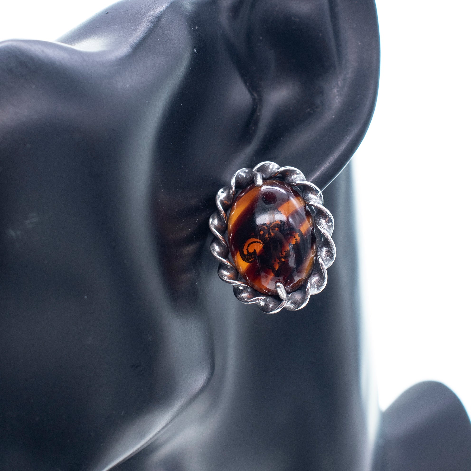 EC 25e30 Turtle Fleur-de-Lis Ear clips