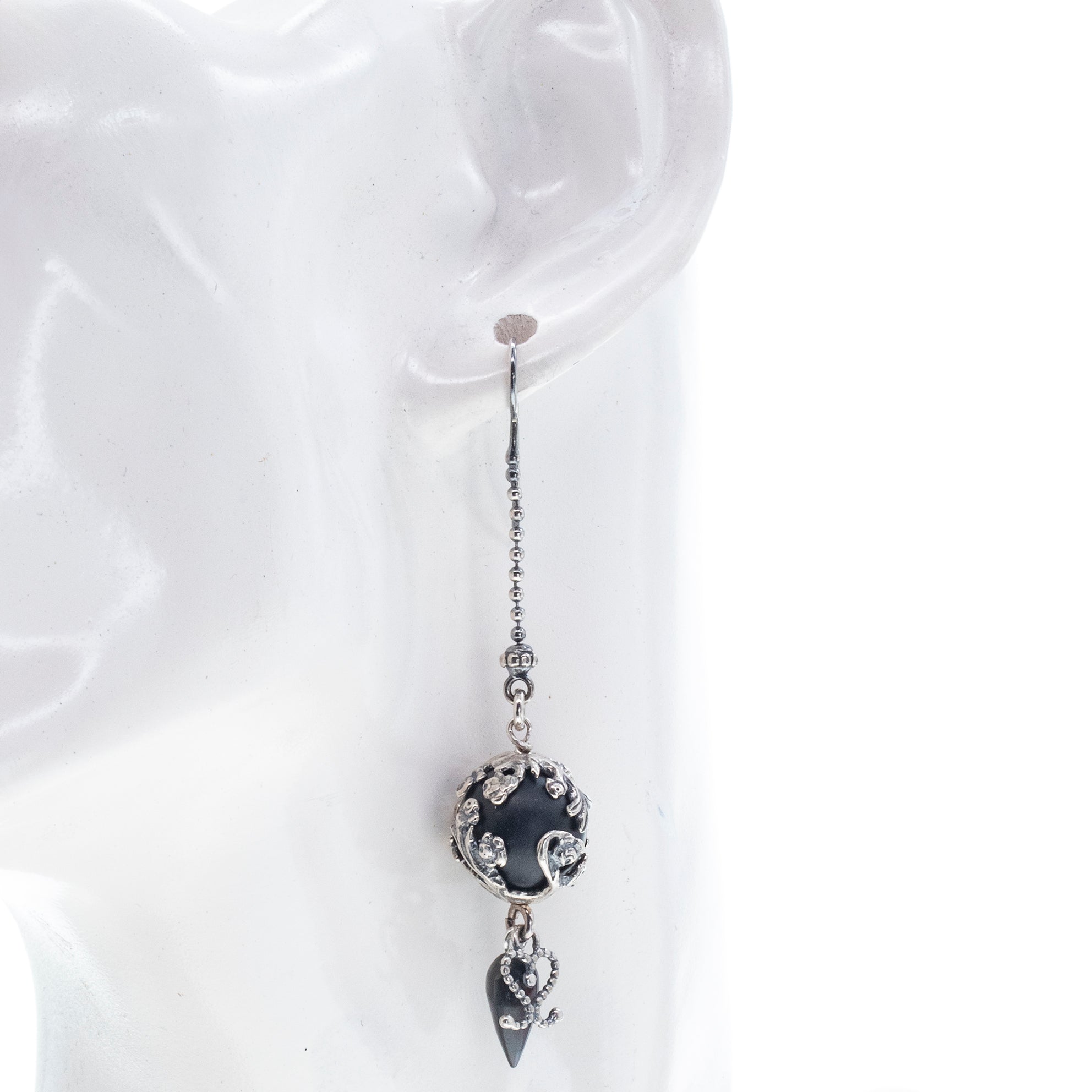 ES 26a40 Black Onyx Single Earring