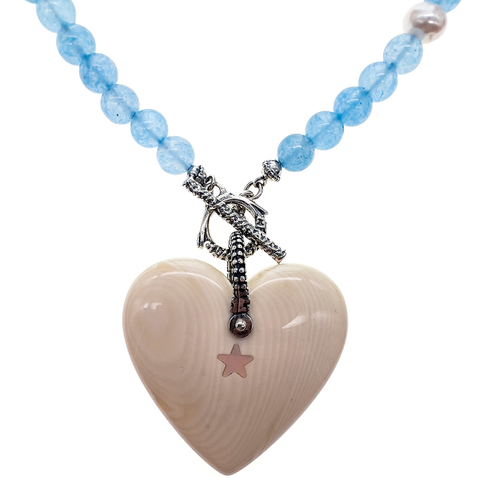 NK 24d06 blue beaded heart necklace