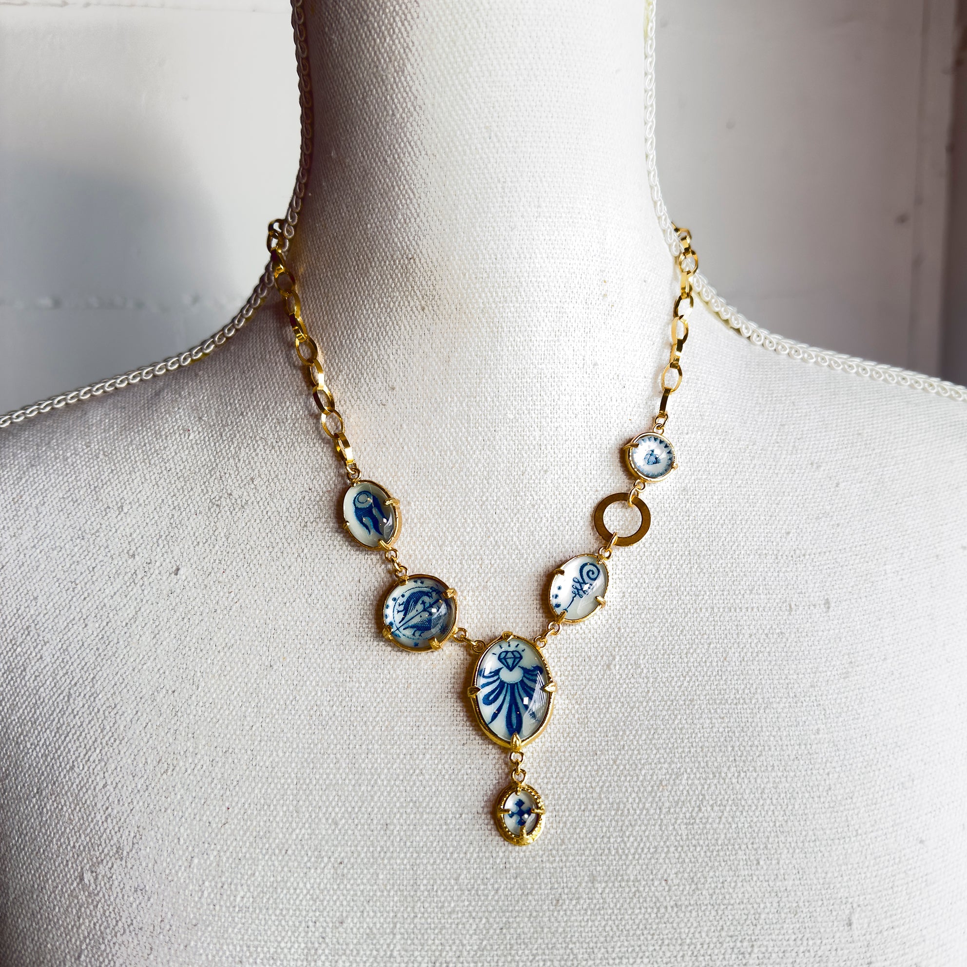 NK 25g08 Cosmic Glow Charm Statement Necklace