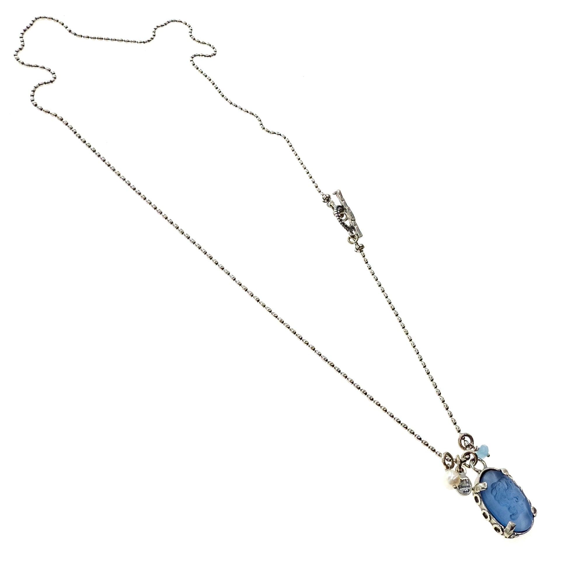 NK 25b22 Blue Cameo Pendant Necklace