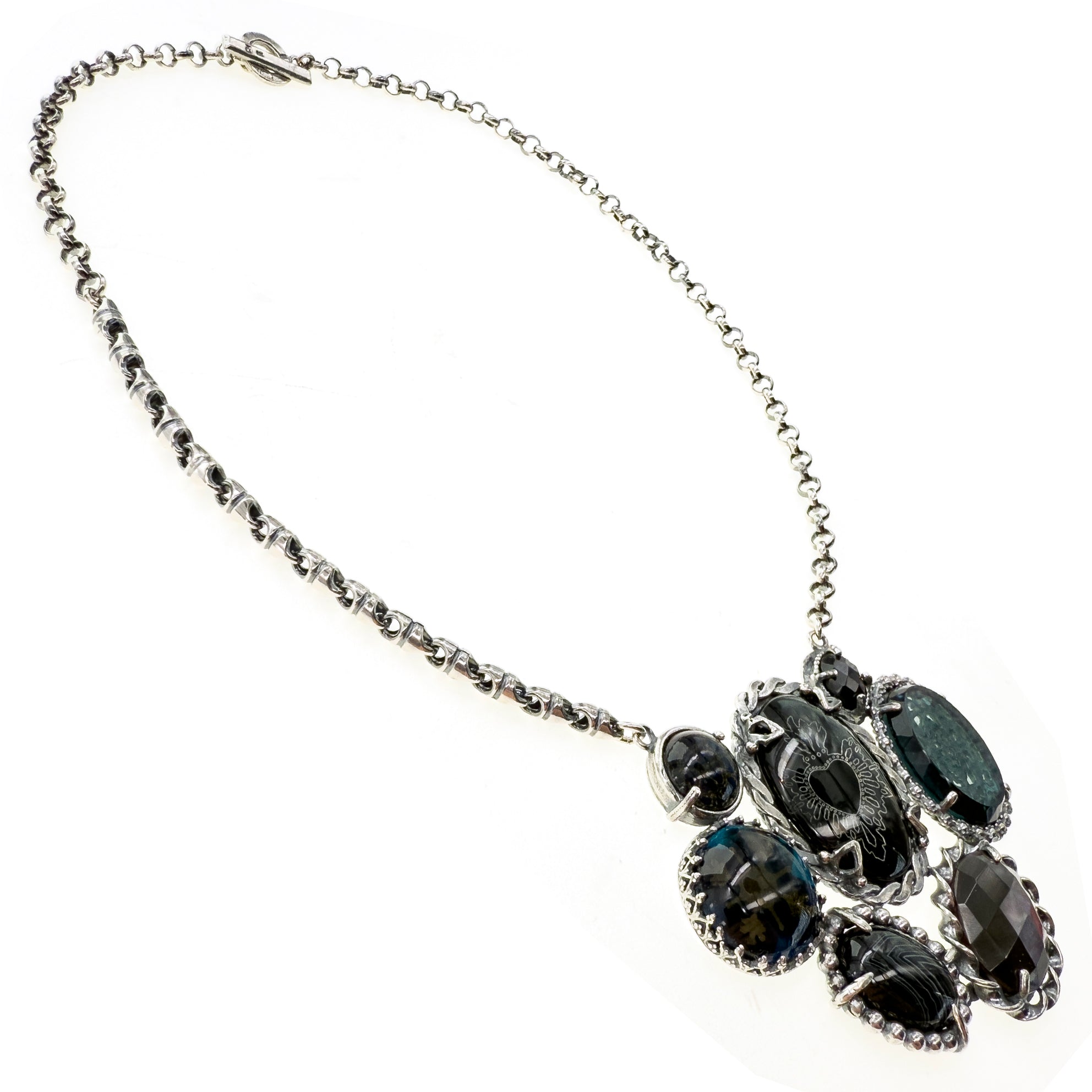 NK 25e03 dark Sacred Heart Cluster Necklace