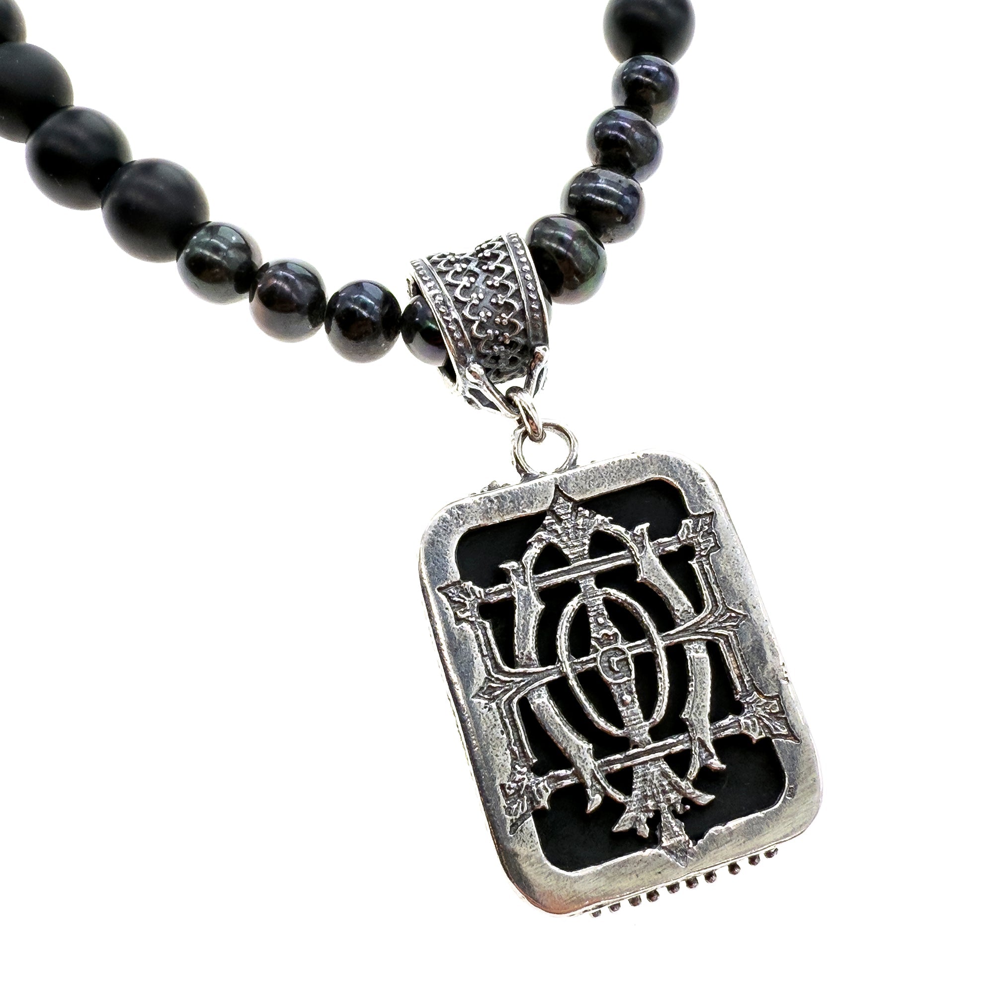 NK 25e12 Black Vintage Cameo Beaded Pendant Necklace