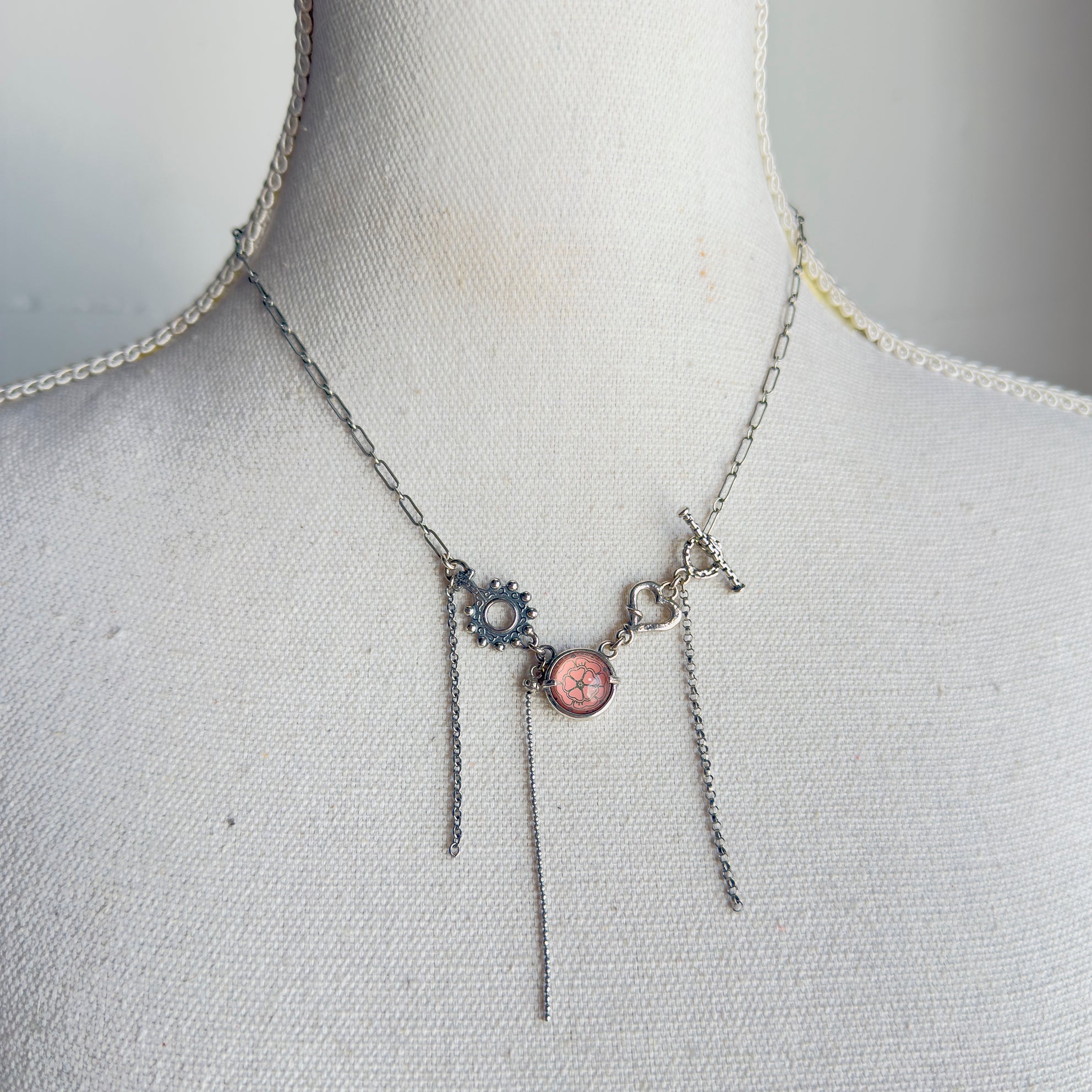 NK 25e14A Pink Intaglio Fringe Necklace