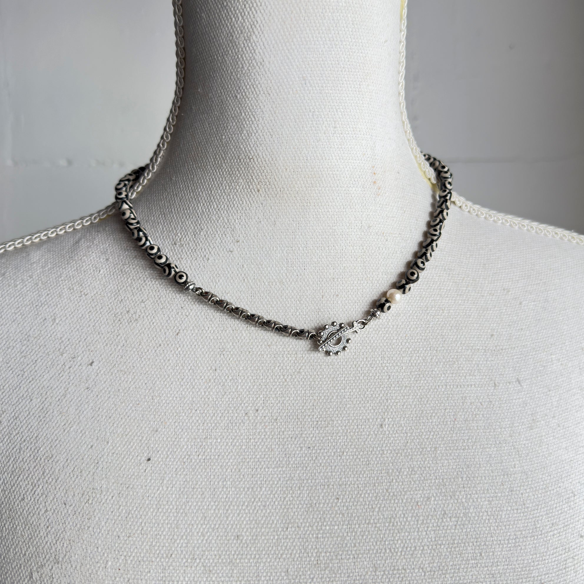 NK 25e30 Etched Black Agate Necklace
