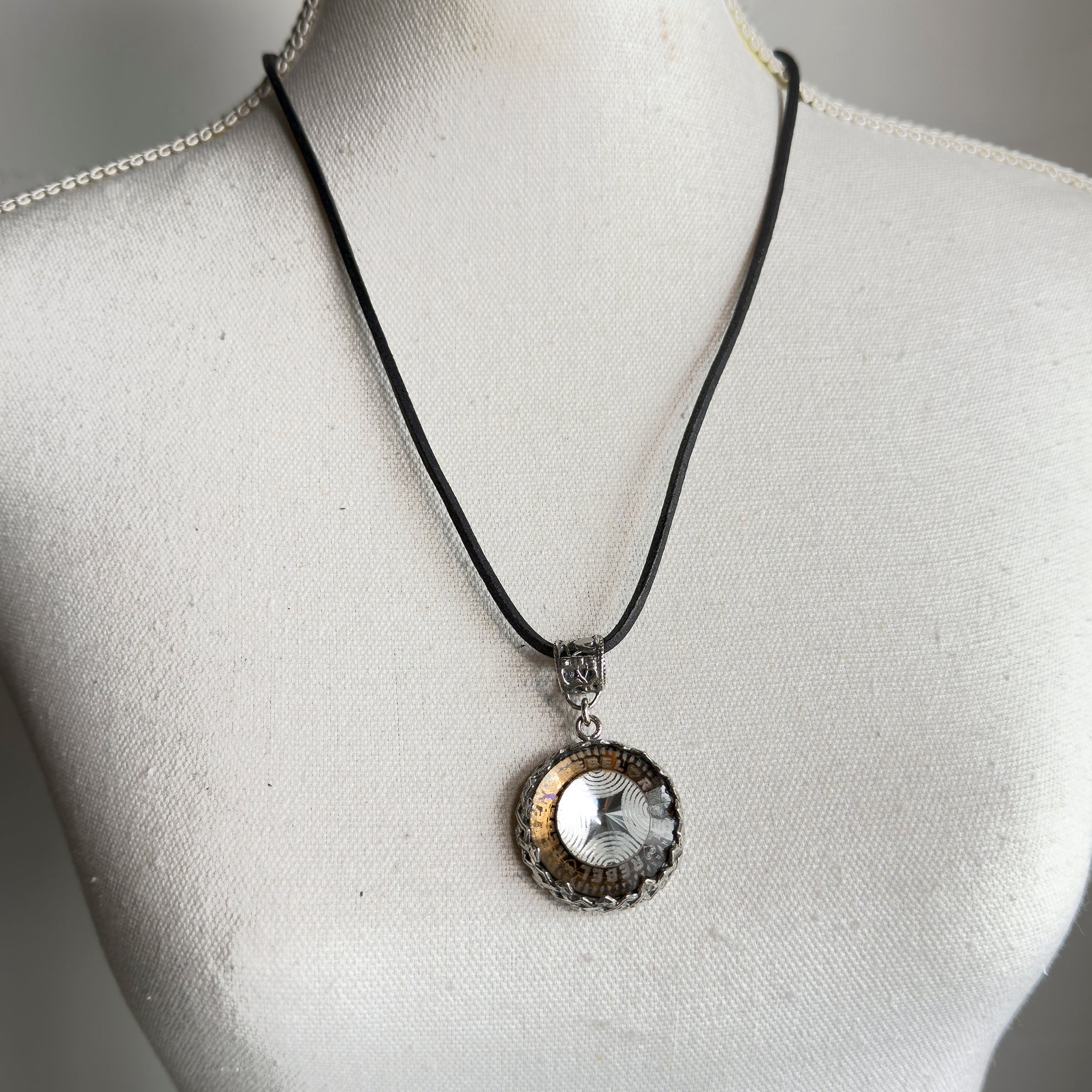 NK 25f02A Rebel Rebel Brown engraved glass crystal necklace