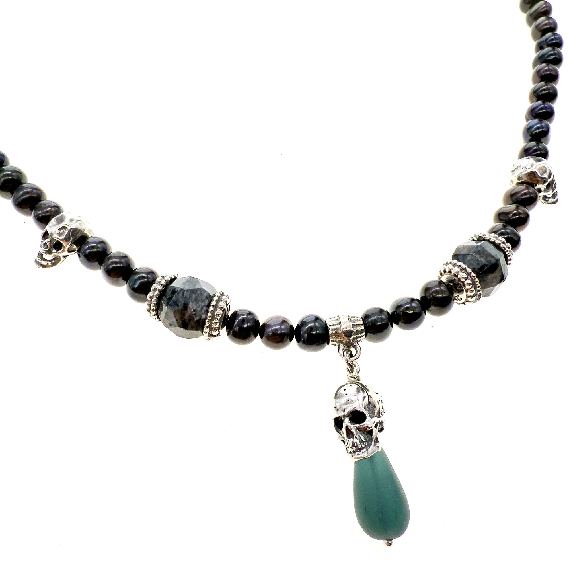 NK 25f03 Skull & Beaded Necklace