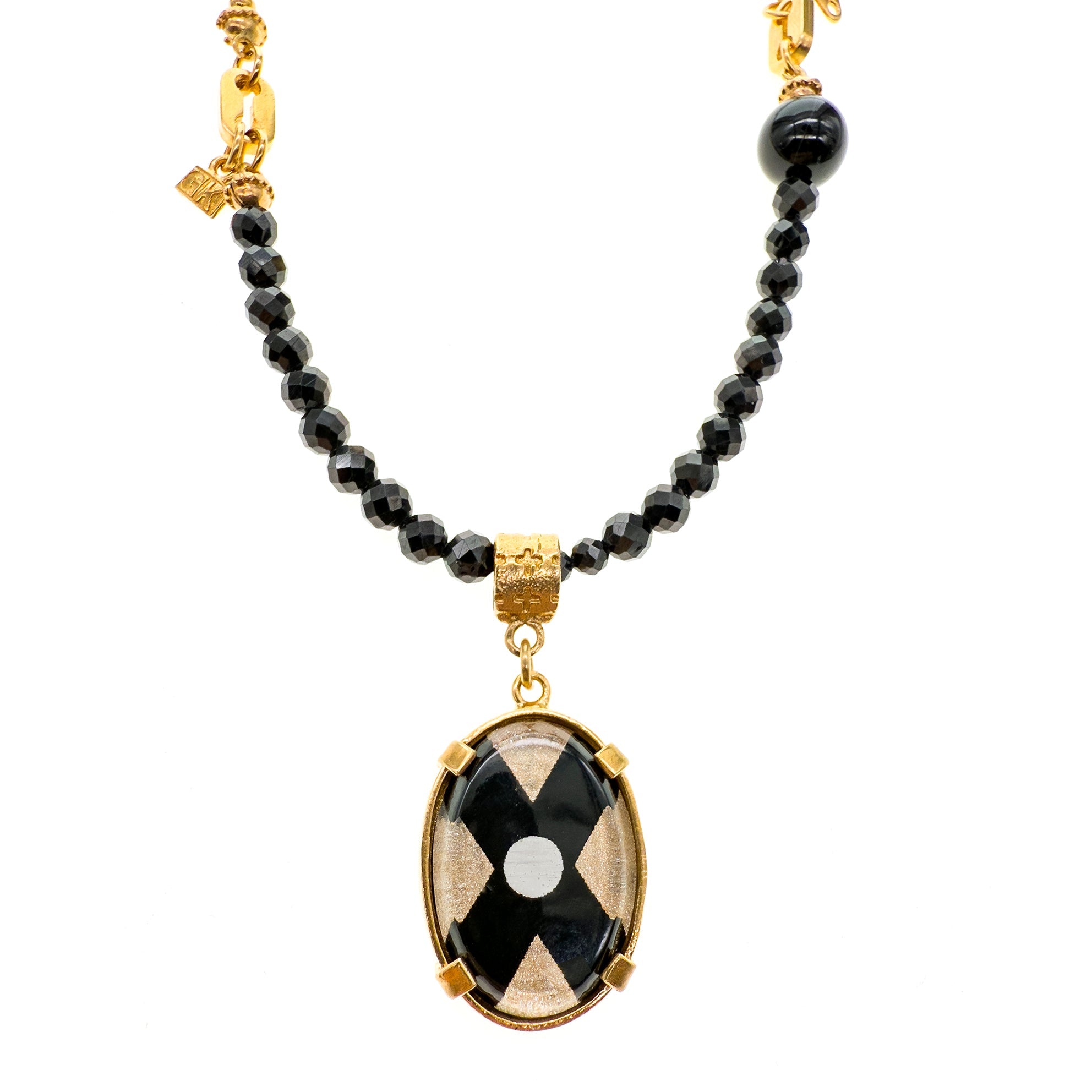NK 25g26B Intaglio Pendant Black Spinel Necklace