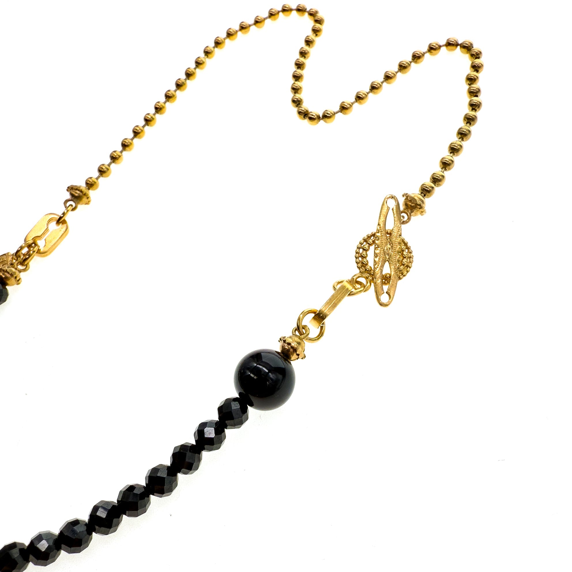 NK 25g26B Intaglio Pendant Black Spinel Necklace