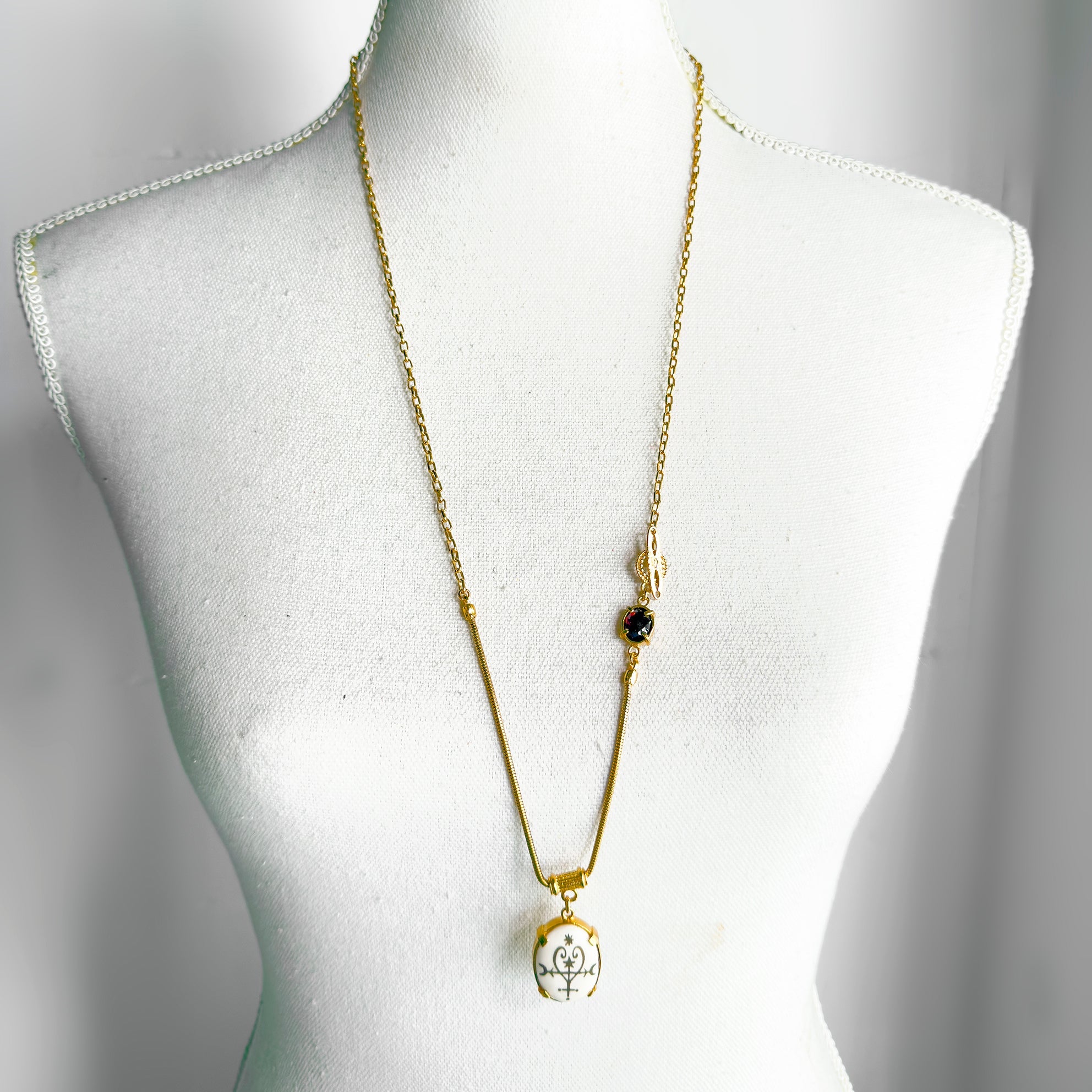 NK 25g31 Engraved Bone Talisman Long Necklace