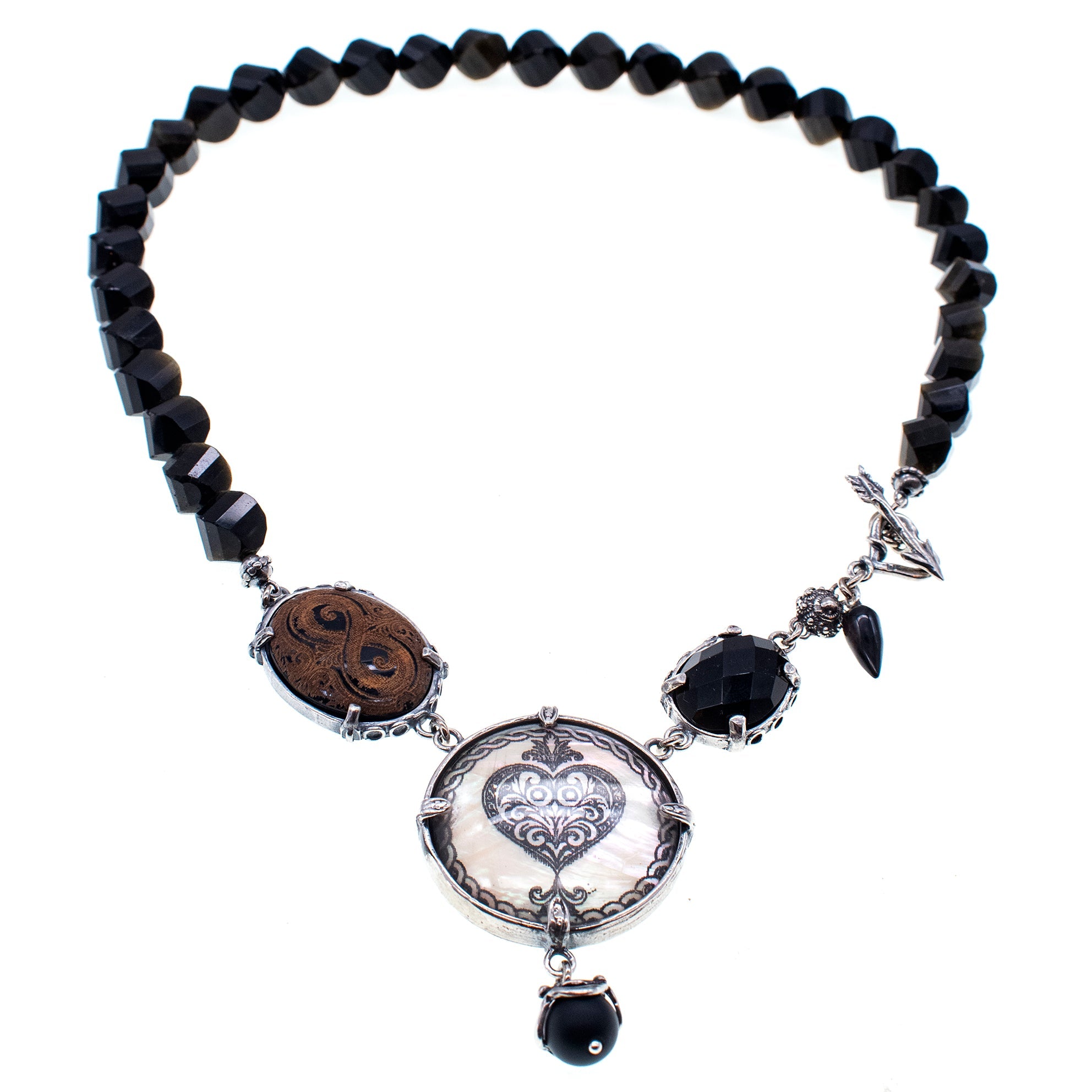 NK 25h02B Dark Devotion necklace