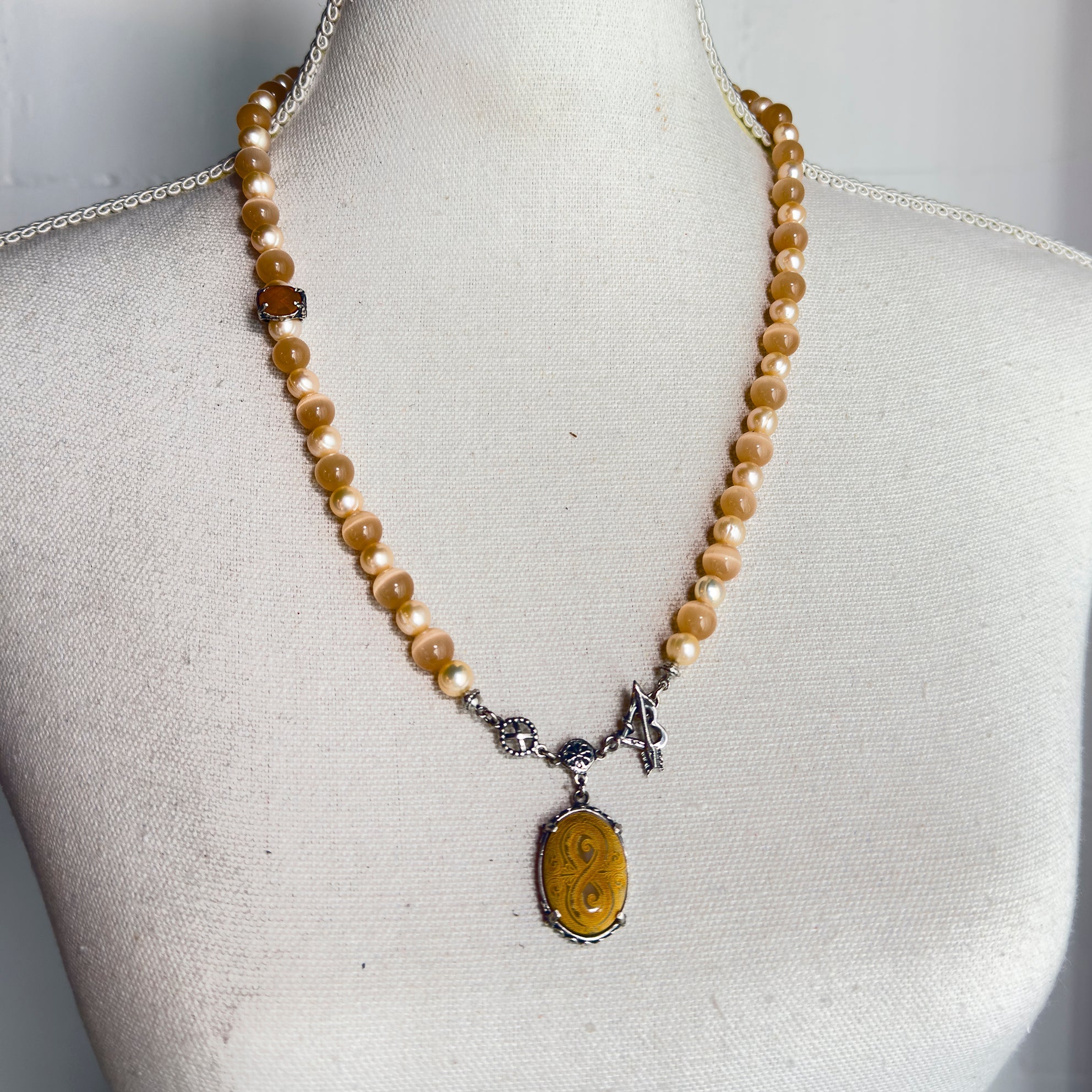 NK 25h03A Golden Hour necklace