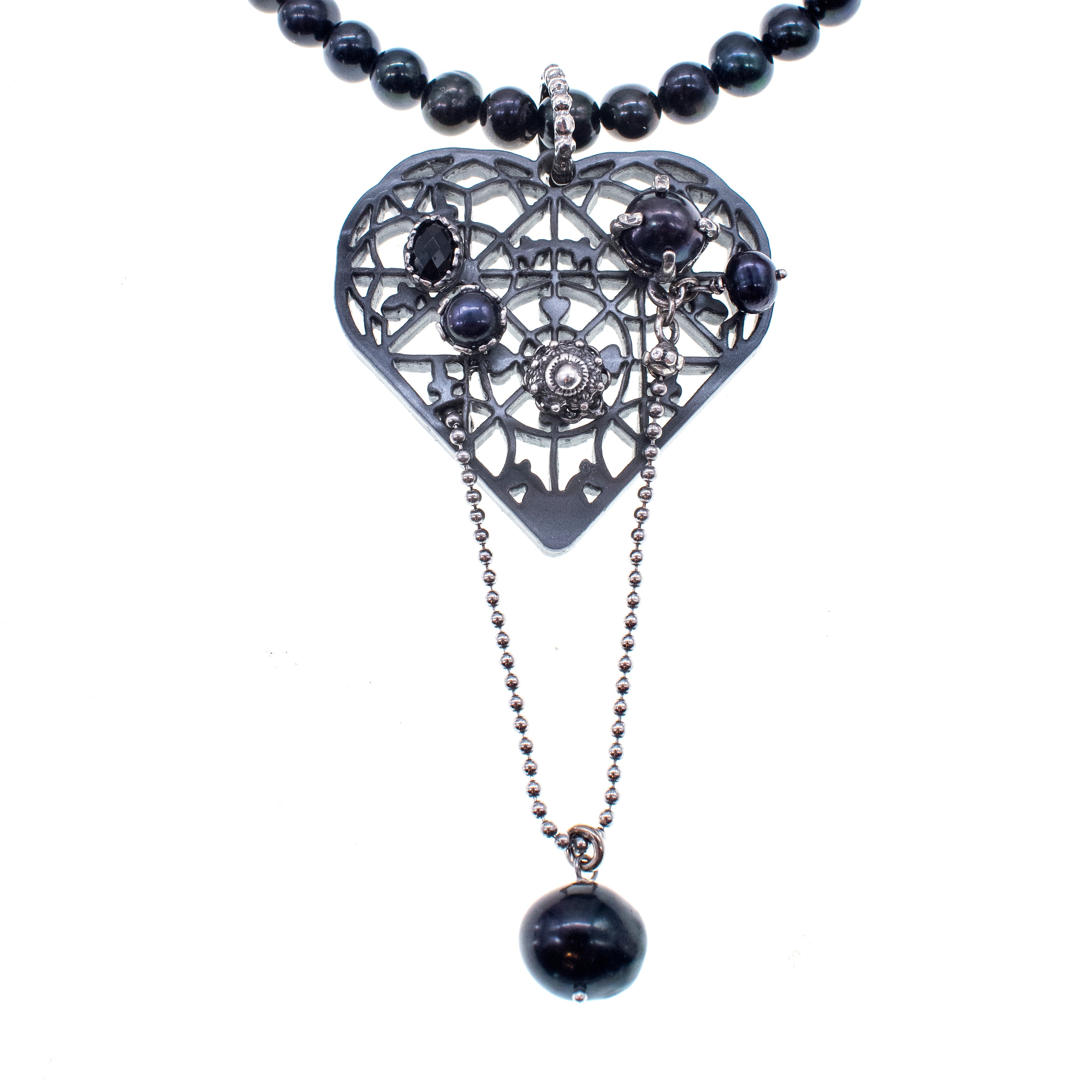 NK 25h04B black Whispering Heart necklace