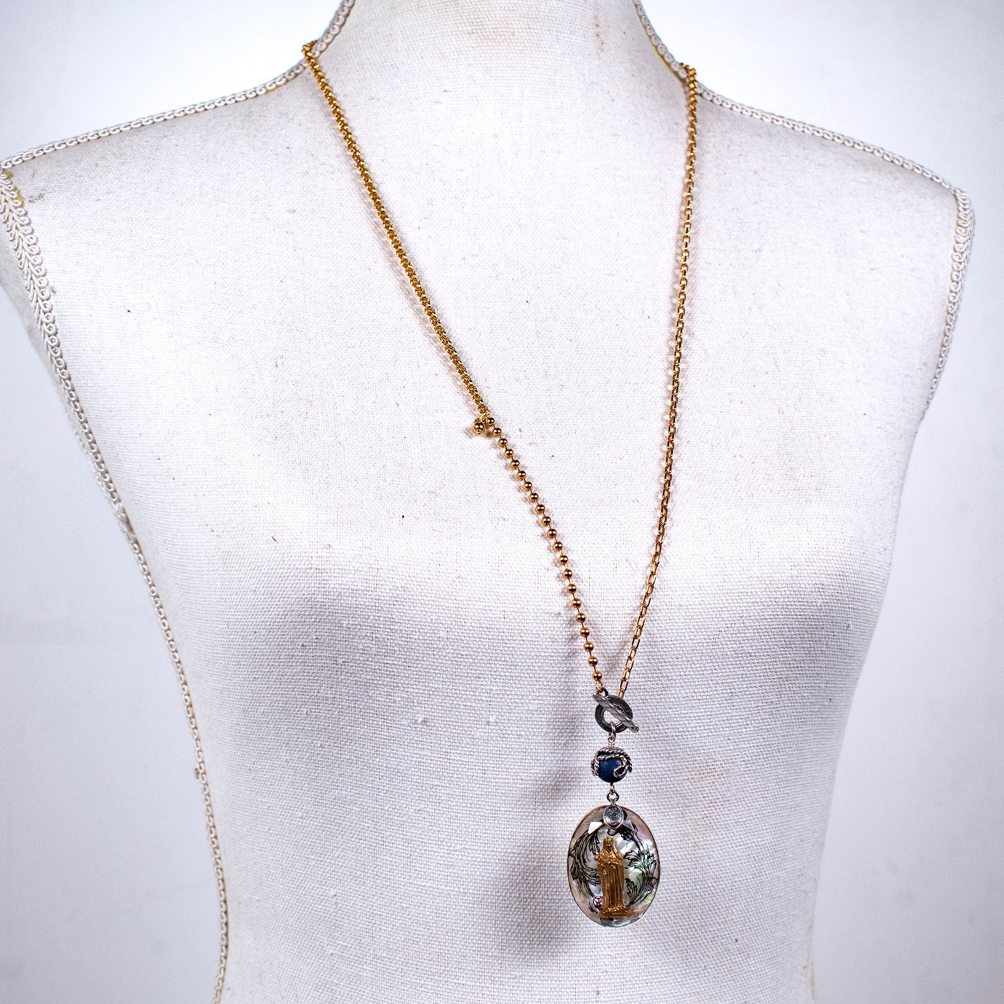 NK 26a13 Theresa Resin & Gold-Plated Long Necklace