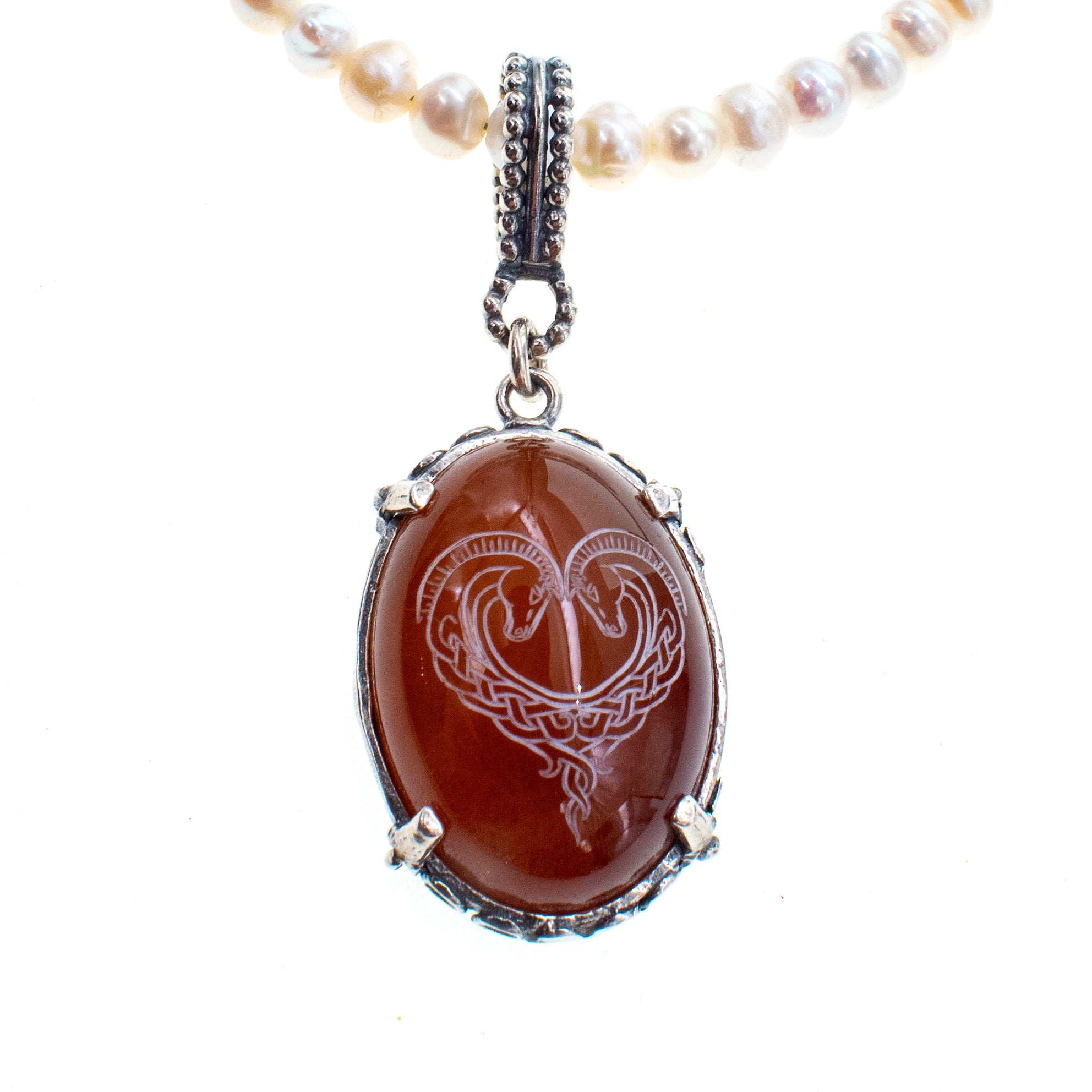NK 26a15 Engraved Carnelian & Pearl Mesh Necklace