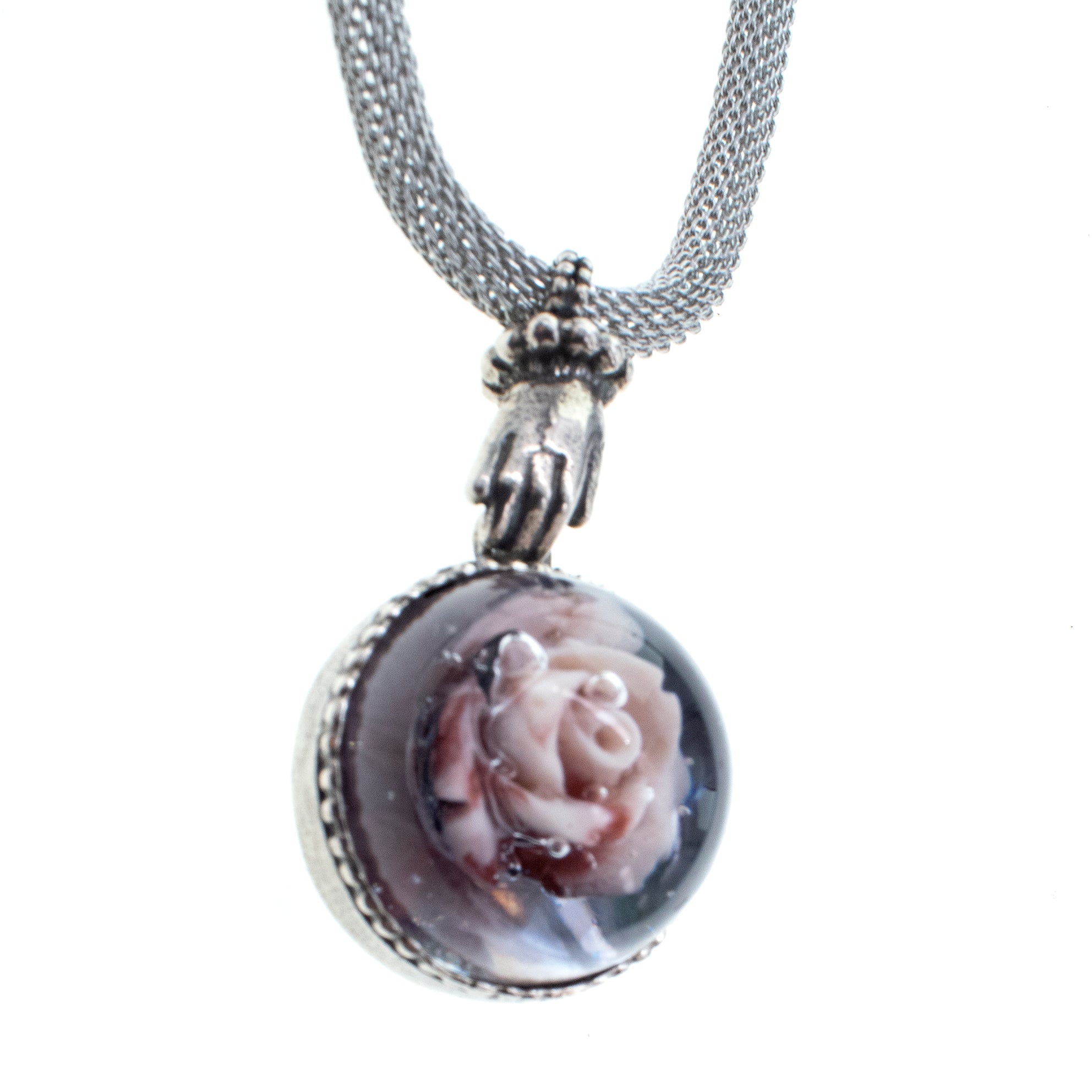 NK 26a16 Resin Rose Mesh Necklace