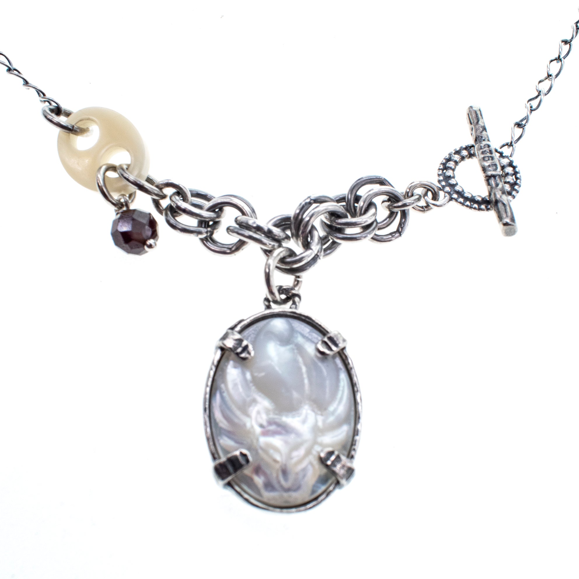 NK 26a17 White Mother of Pearl "Fox" Cameo Pendant Necklace