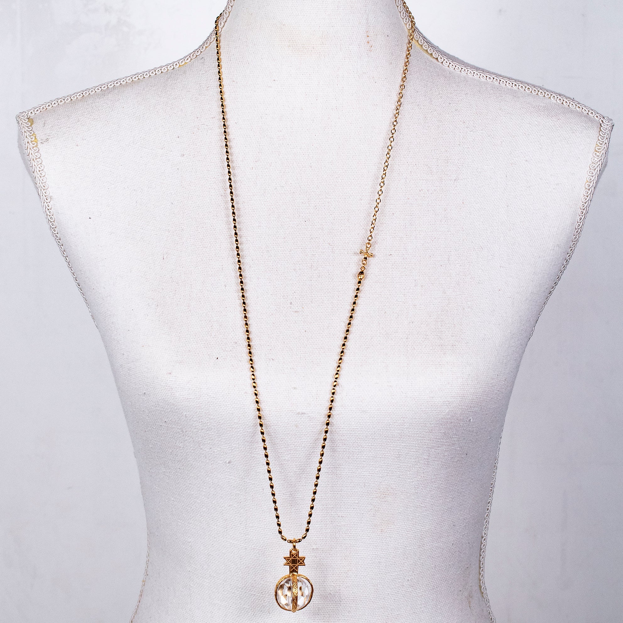 NK 26g11 crystal star orb necklace