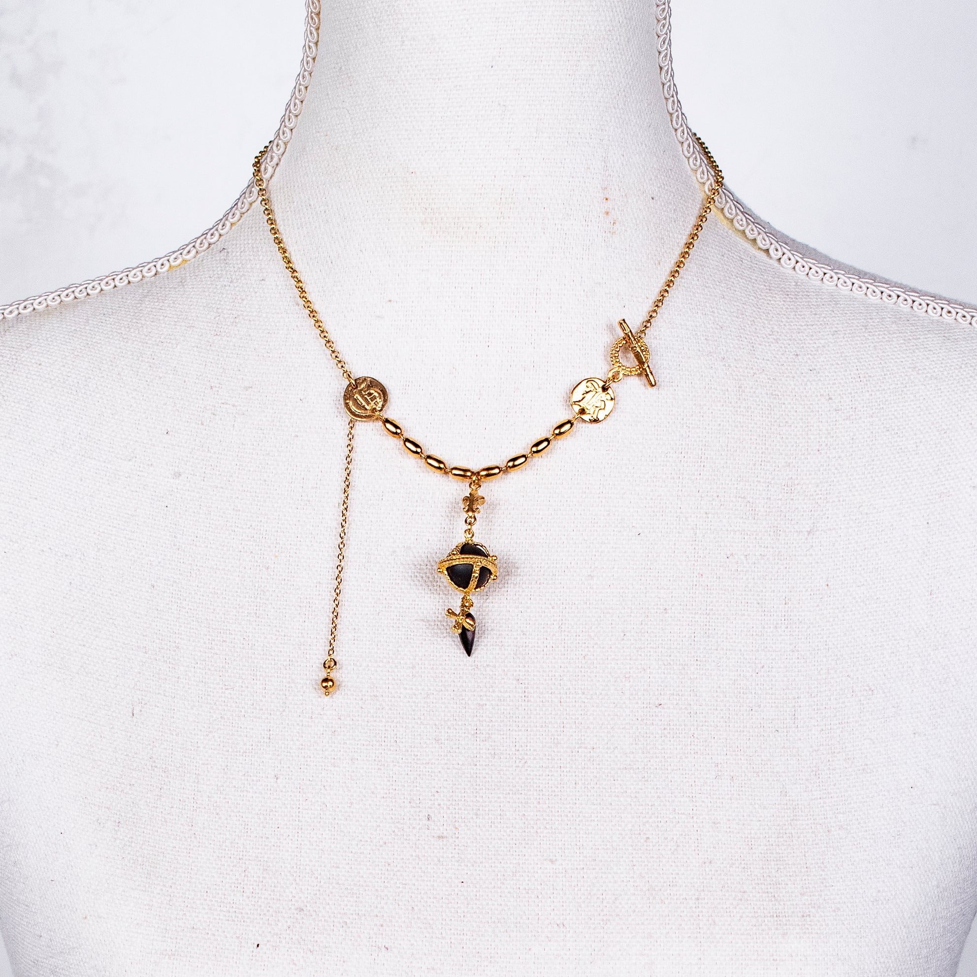 NK 26g12 black royal orb necklace