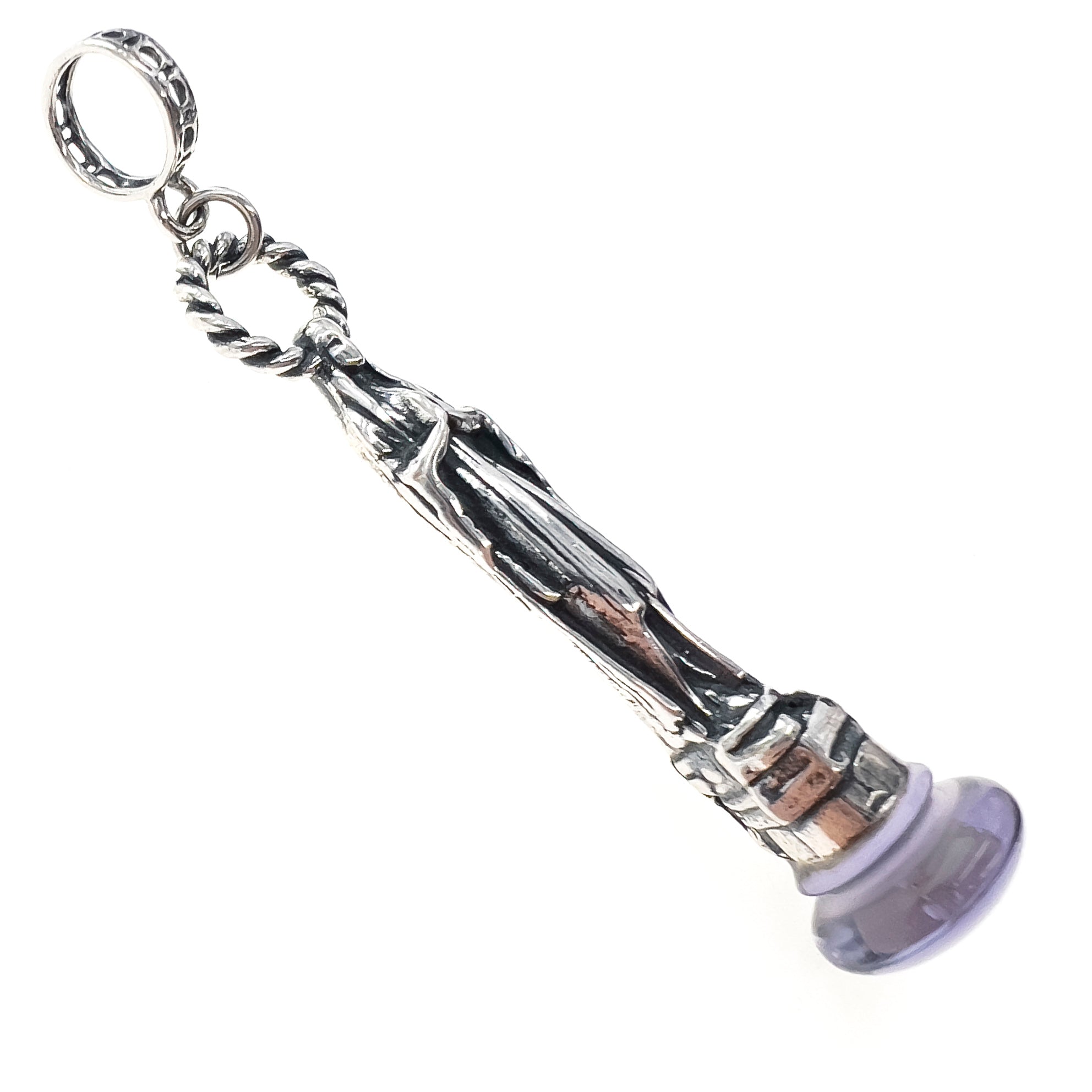 P 24d06 madonna pendant
