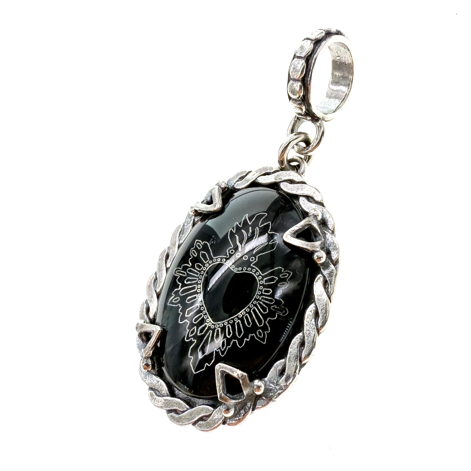 P 25e02B Black Sacred Heart Pendant