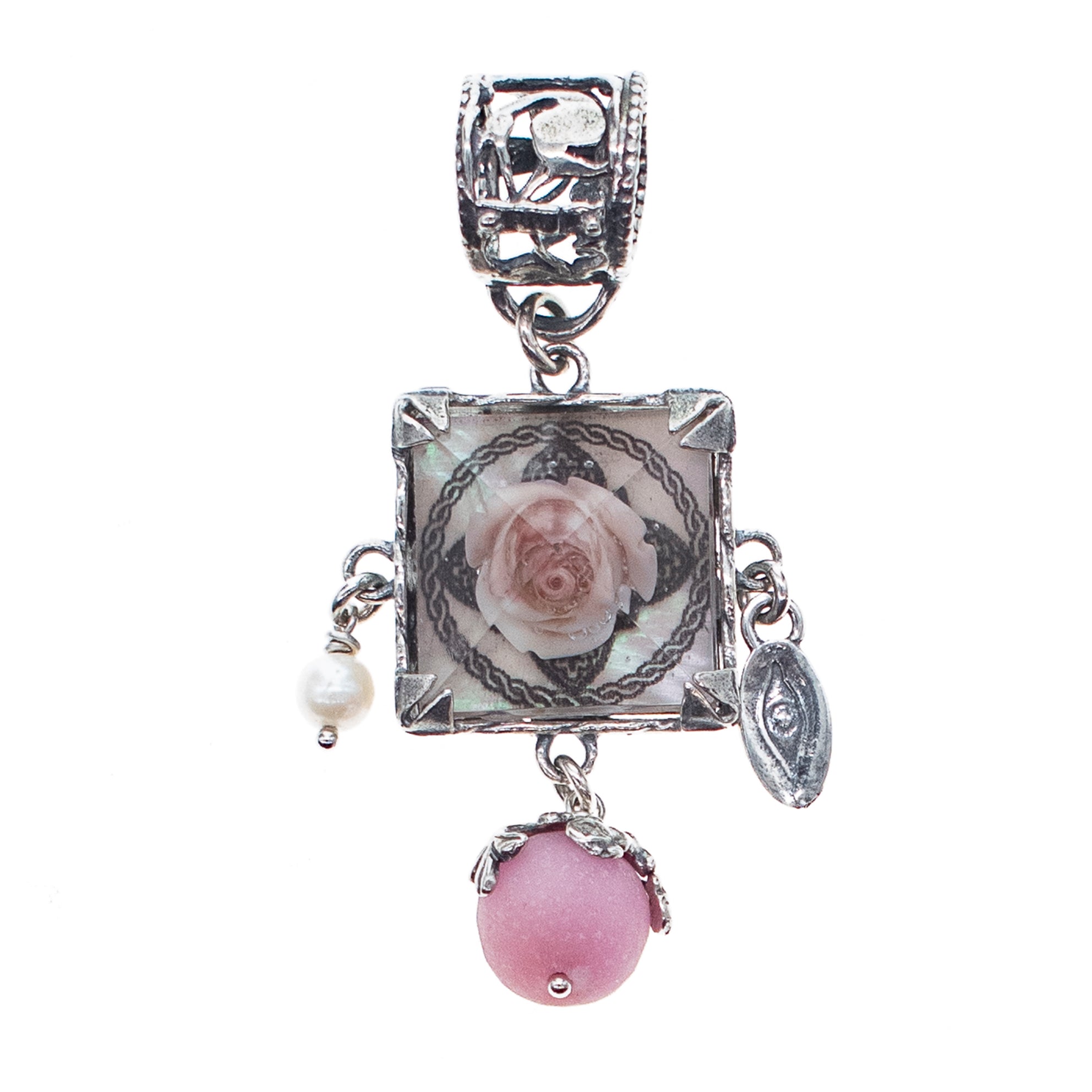 P 26a04 Pyramid Rose Resin Pendant
