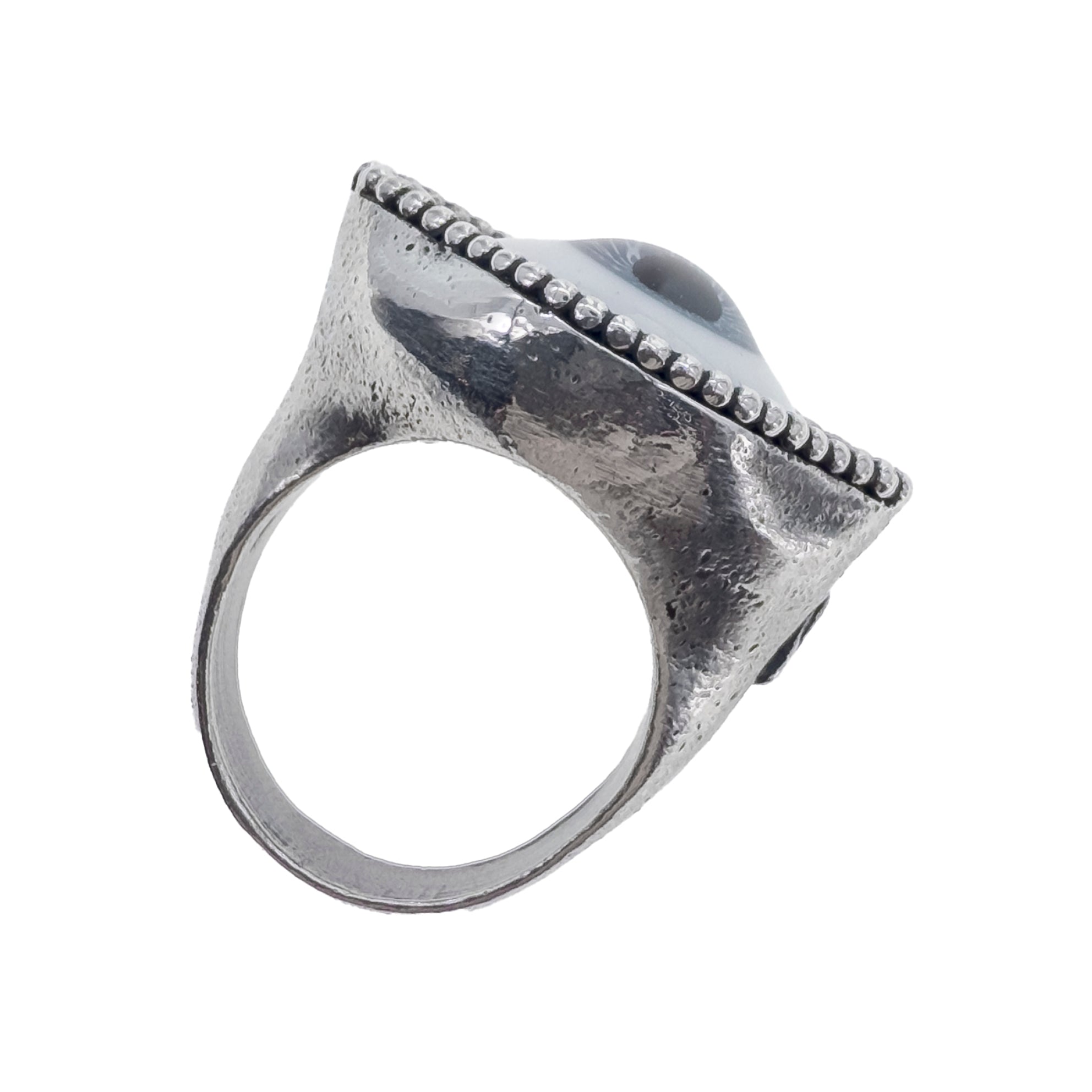 R25a04B medium Blue Eye Love You ring