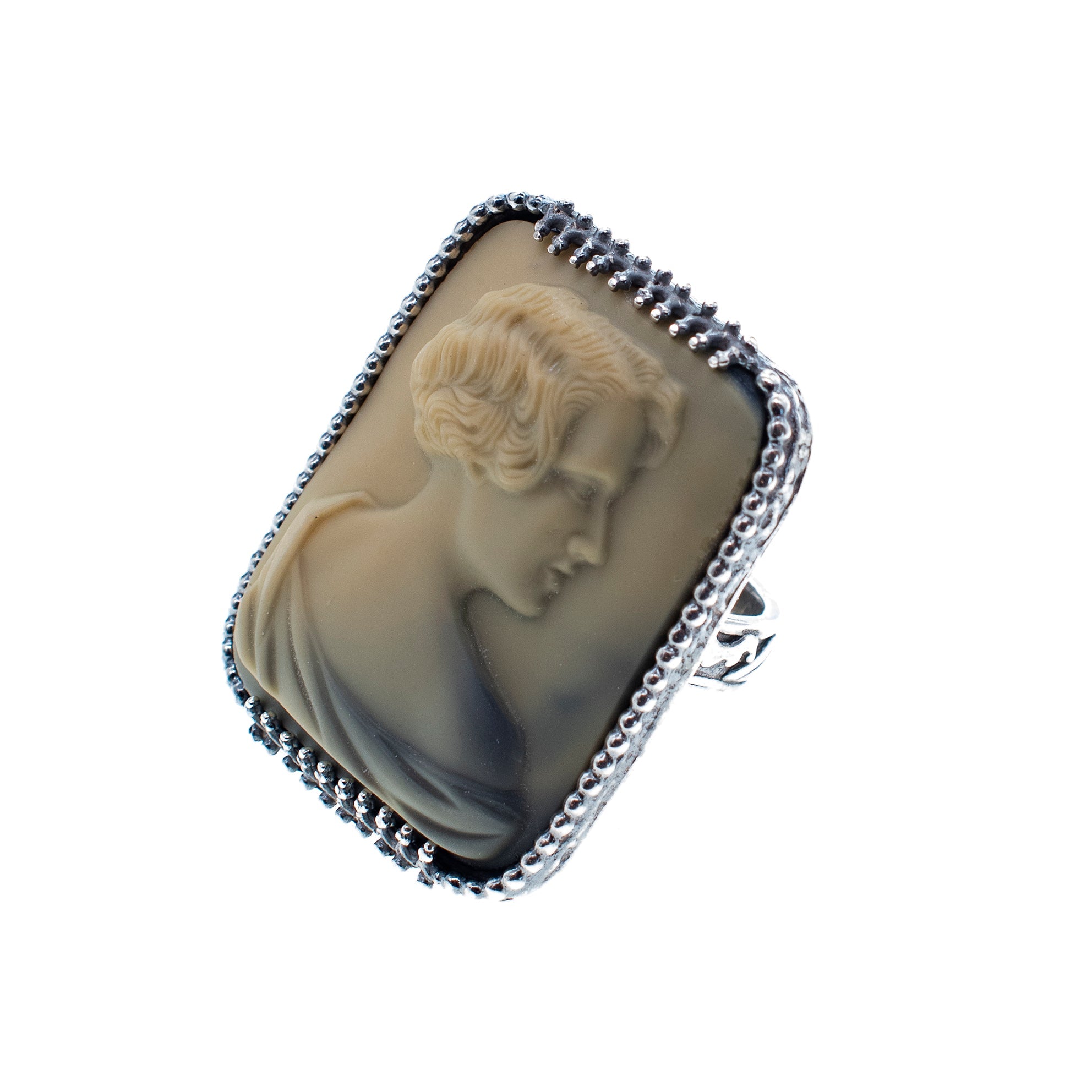 R 25e02A Green Vintage Cameo Ring