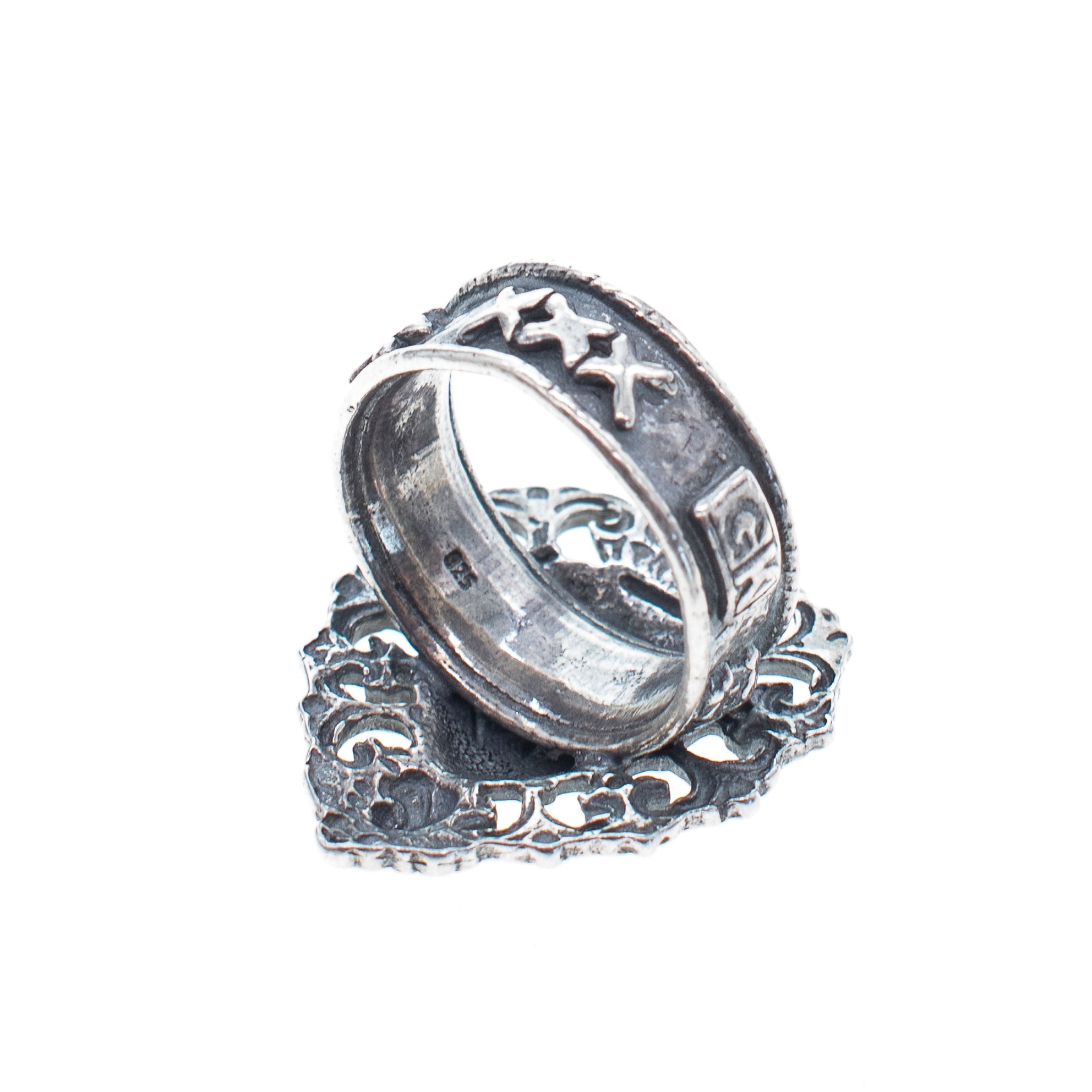 R 25e09 Sacred Heart Ring