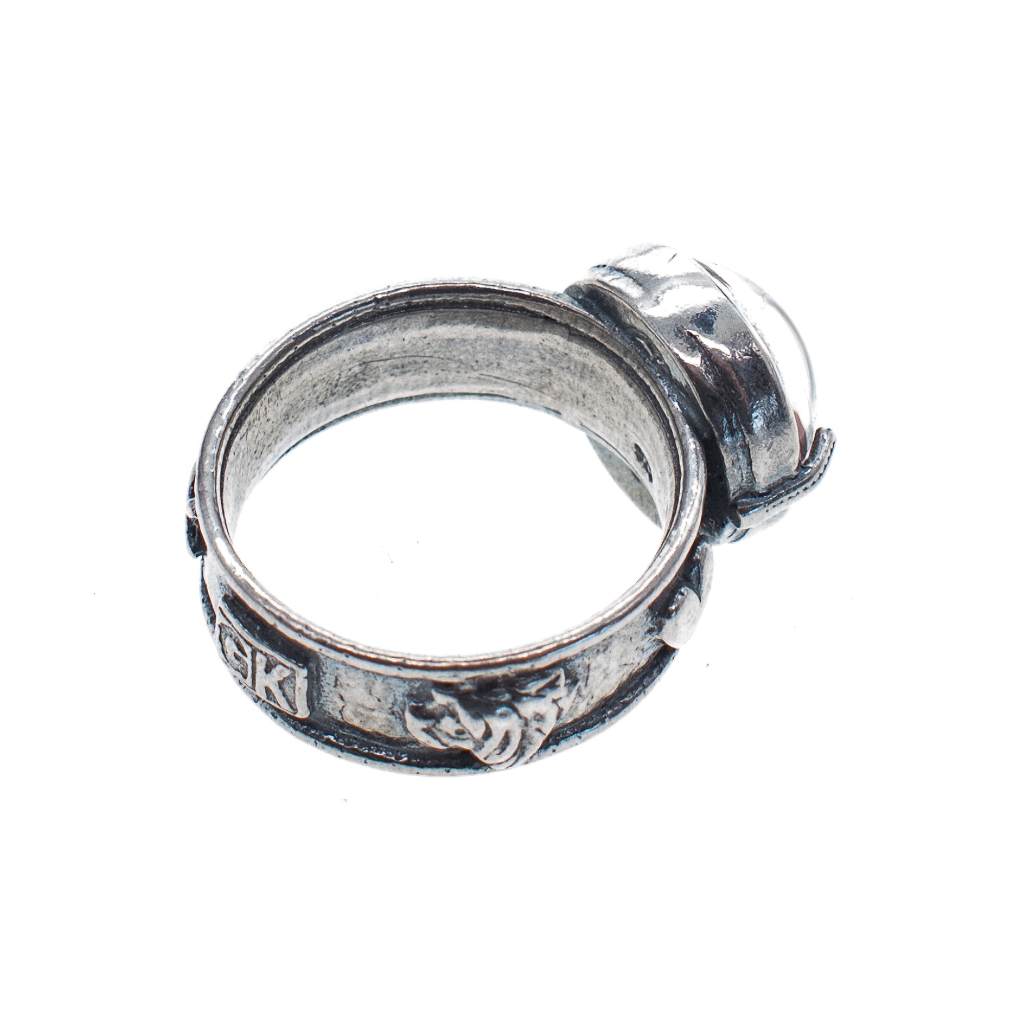 R 25e15A Pink Intaglio Ring