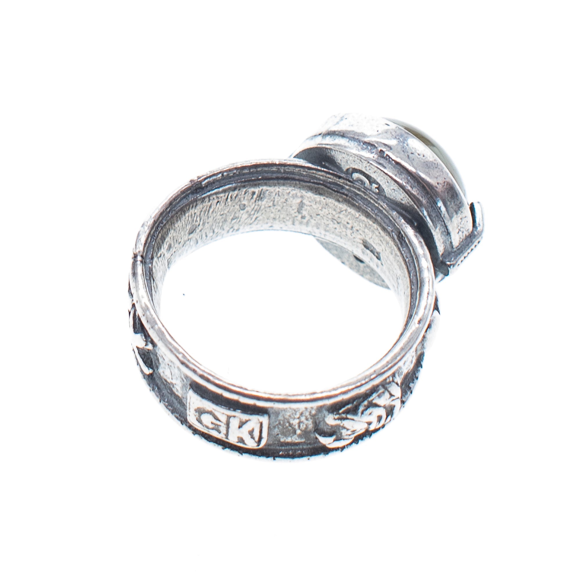 R 25e15C Dark Intaglio Ring