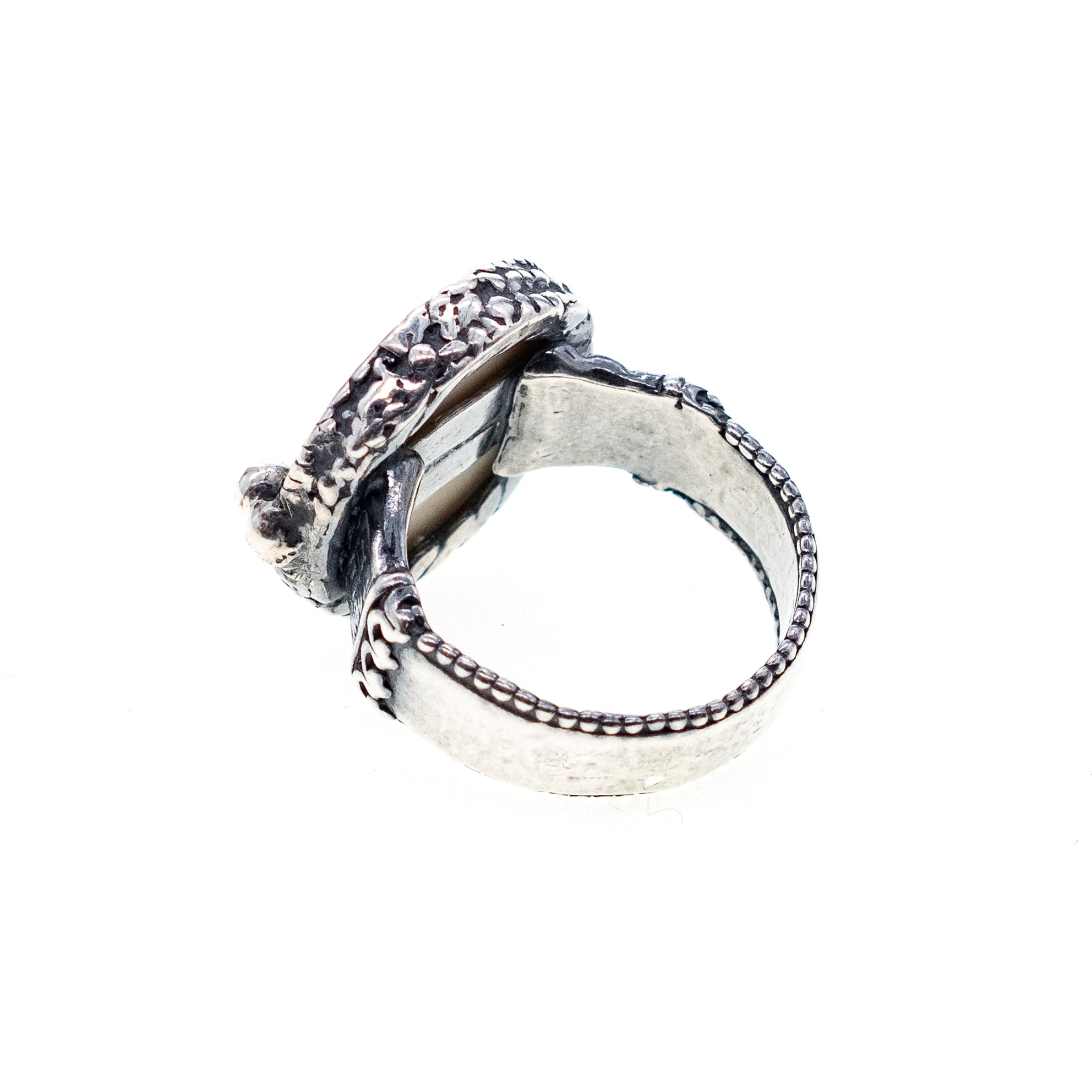 R 25h01A Rose Romance ring