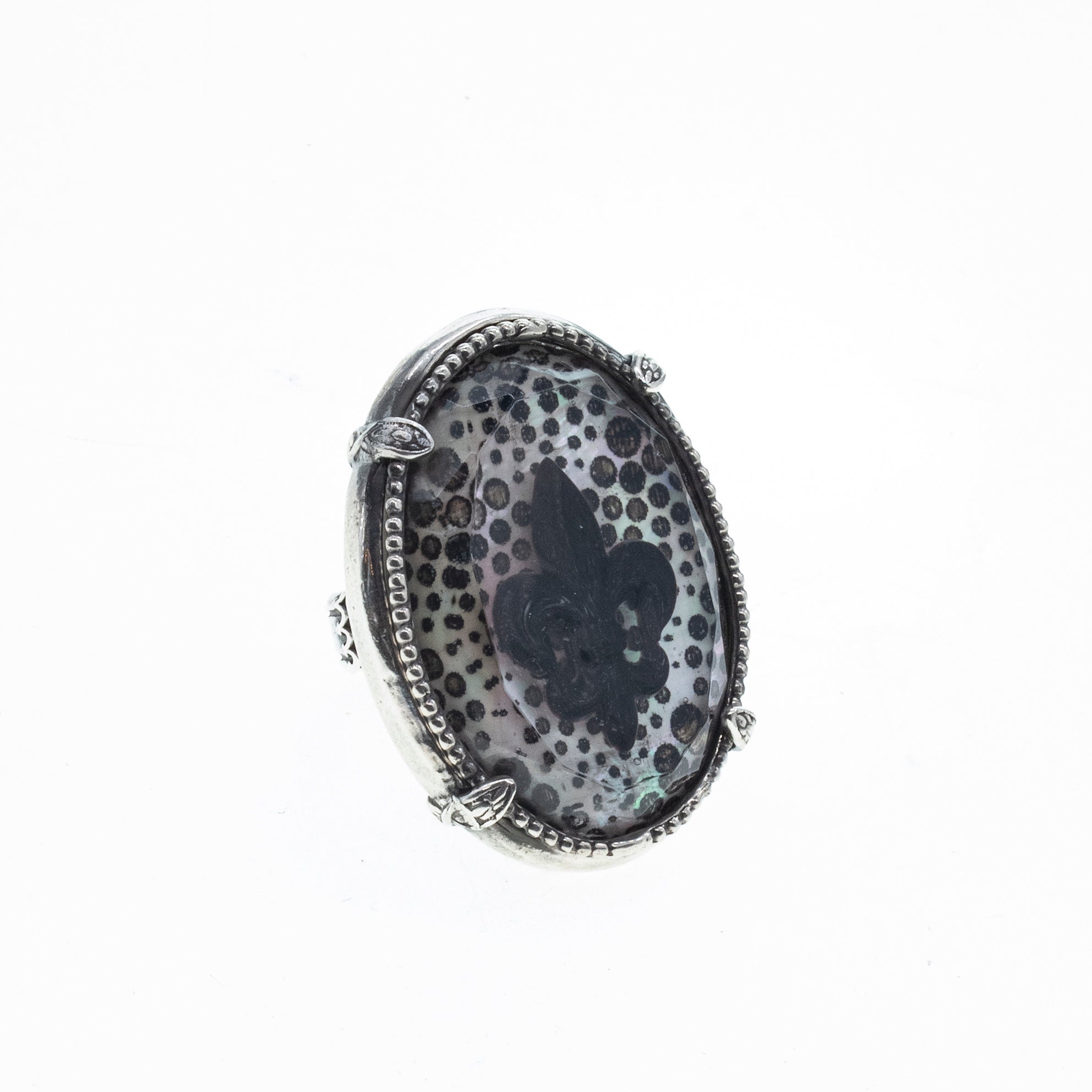 R 26a02 Fleur-de-lis Oval Statement Ring
