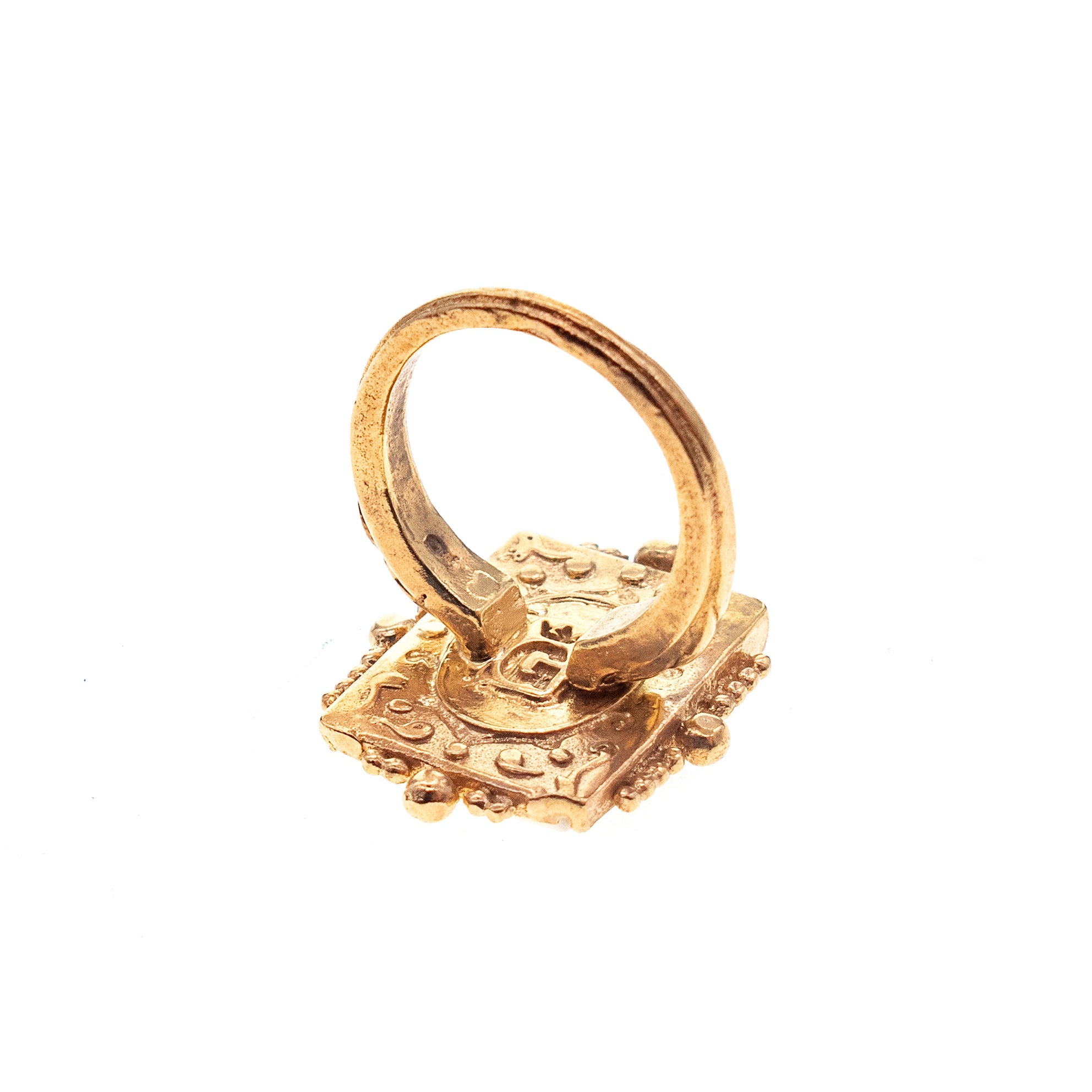 R 26g04 White Love Letter Ring