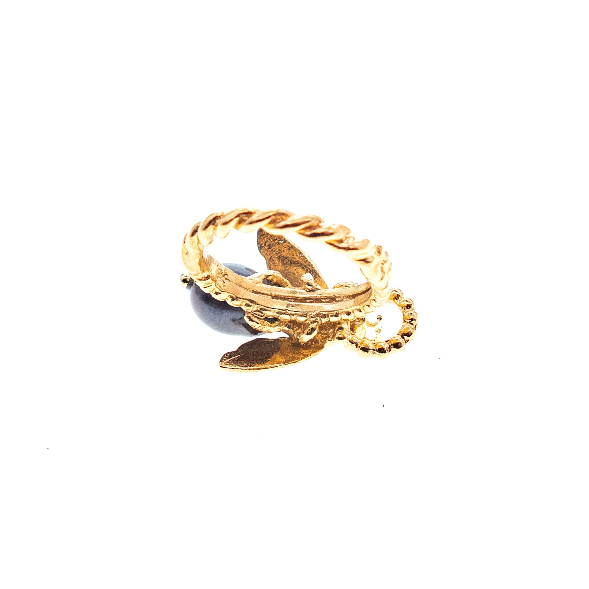 R 26g05 Bee My Honey ring black pearl