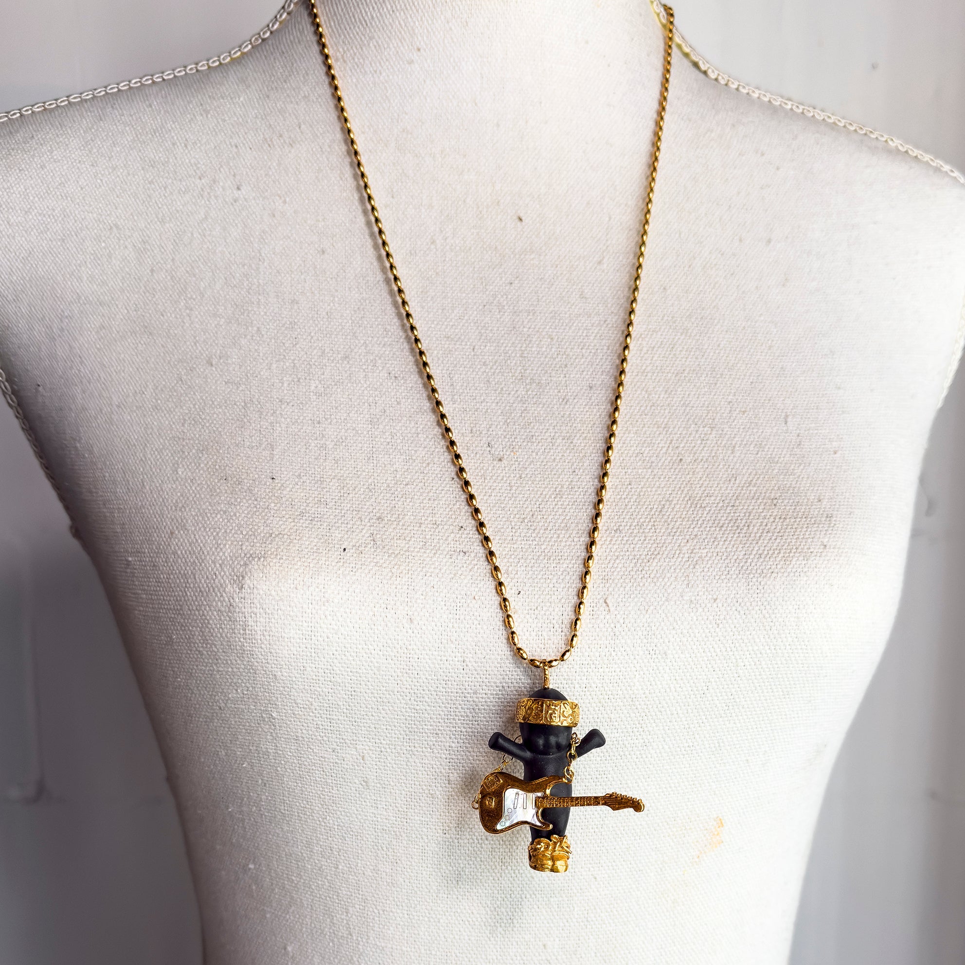BG43B Happy Baby "Rock-a-bye" Black and gold Necklace